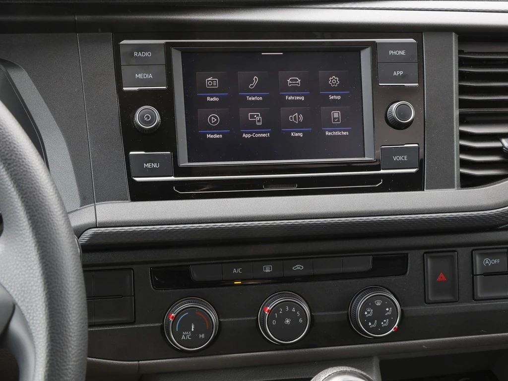 Volkswagen-Transporter-image-10