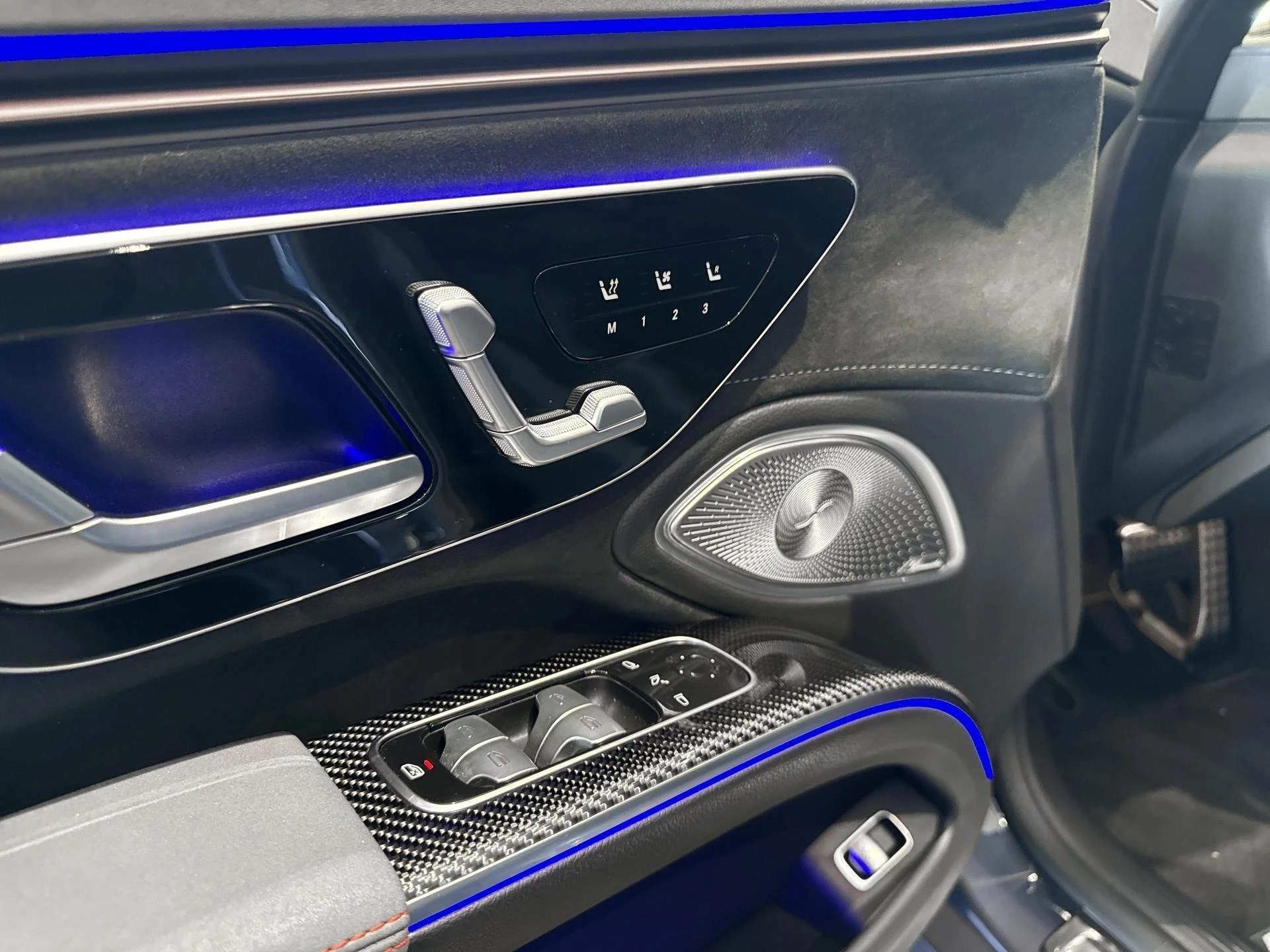 Mercedes-Benz-EQS-image-14