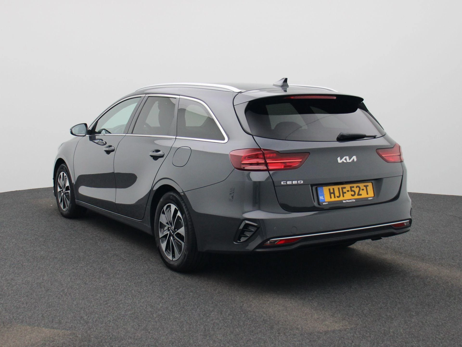 Kia-Ceed Sportswagon-image-3