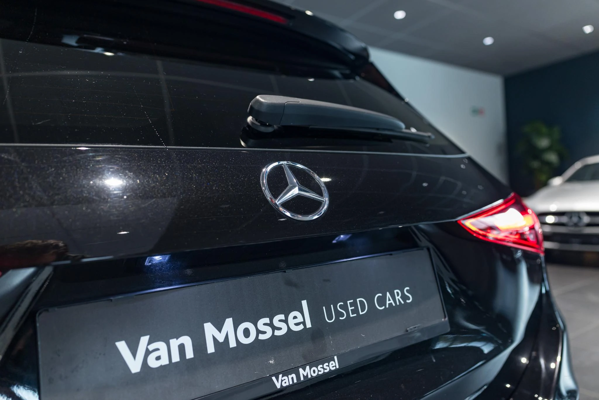 Mercedes-Benz-C-Klasse-image-9