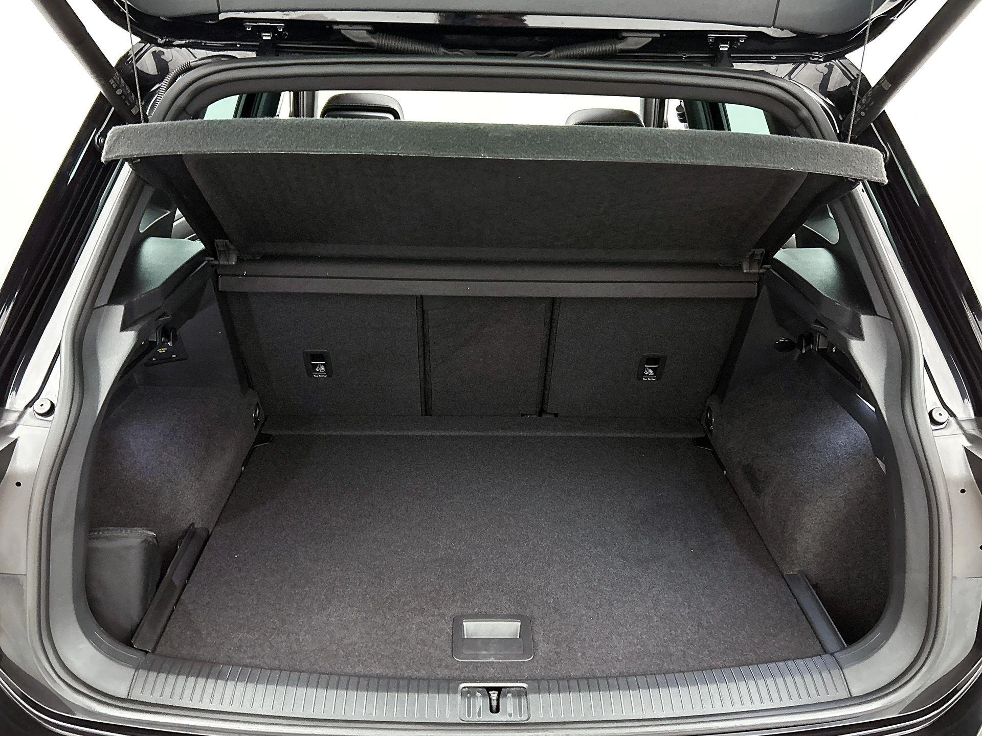 Volkswagen-Tiguan-image-13