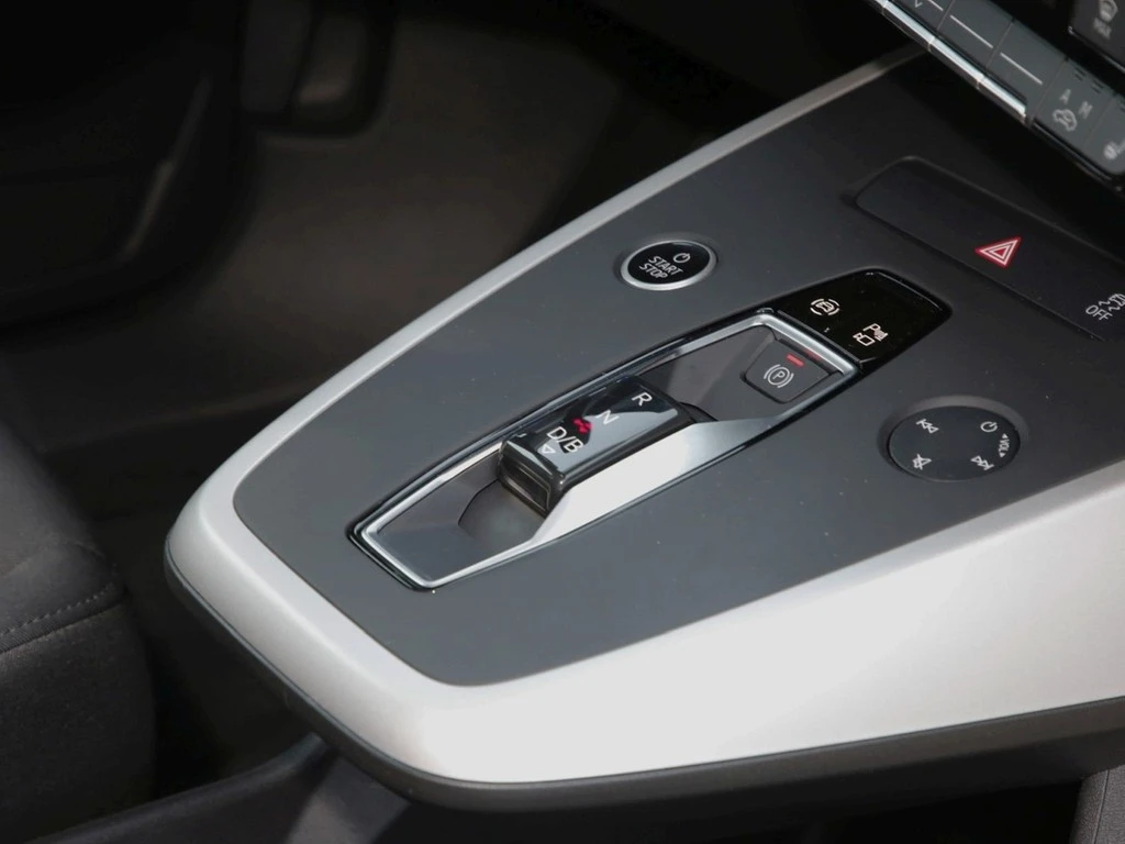 Audi Q4 e-tron 40 AHK*NAVI*VIRTUAL*ACC*PDC*LED*SHZ