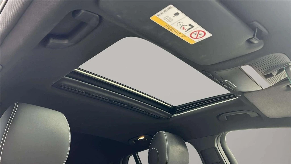 Mercedes-Benz-EQC-image-28