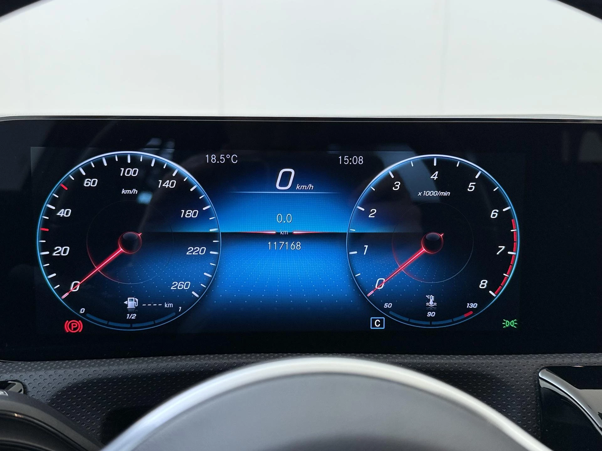 Mercedes-Benz-A-Klasse-image-12