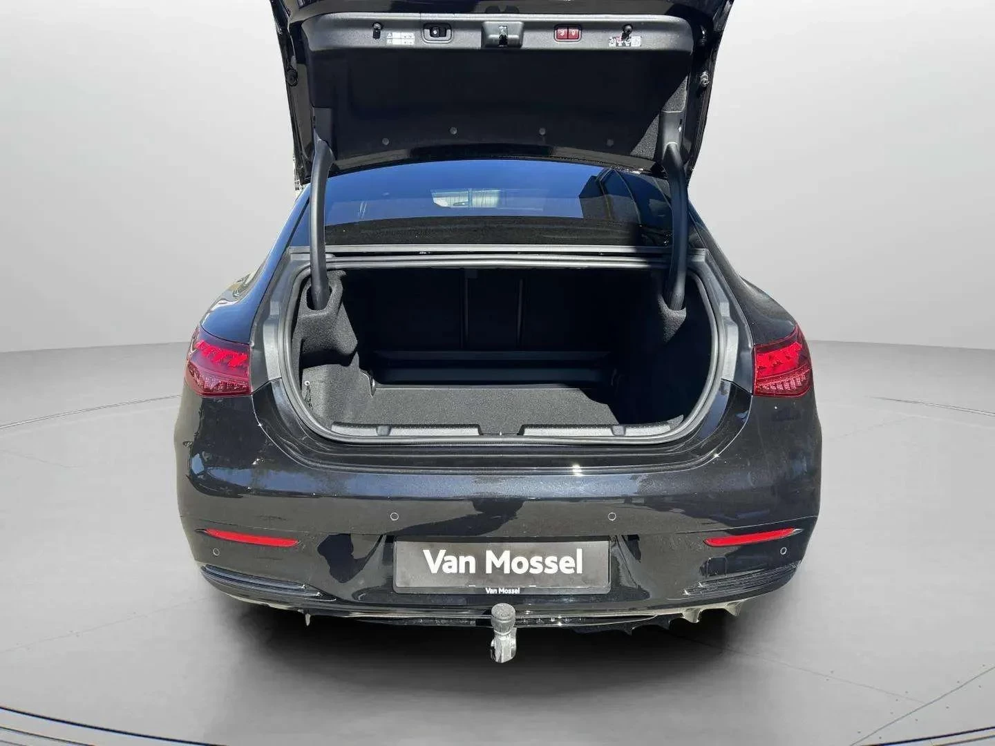 Mercedes-Benz-EQE-image-20