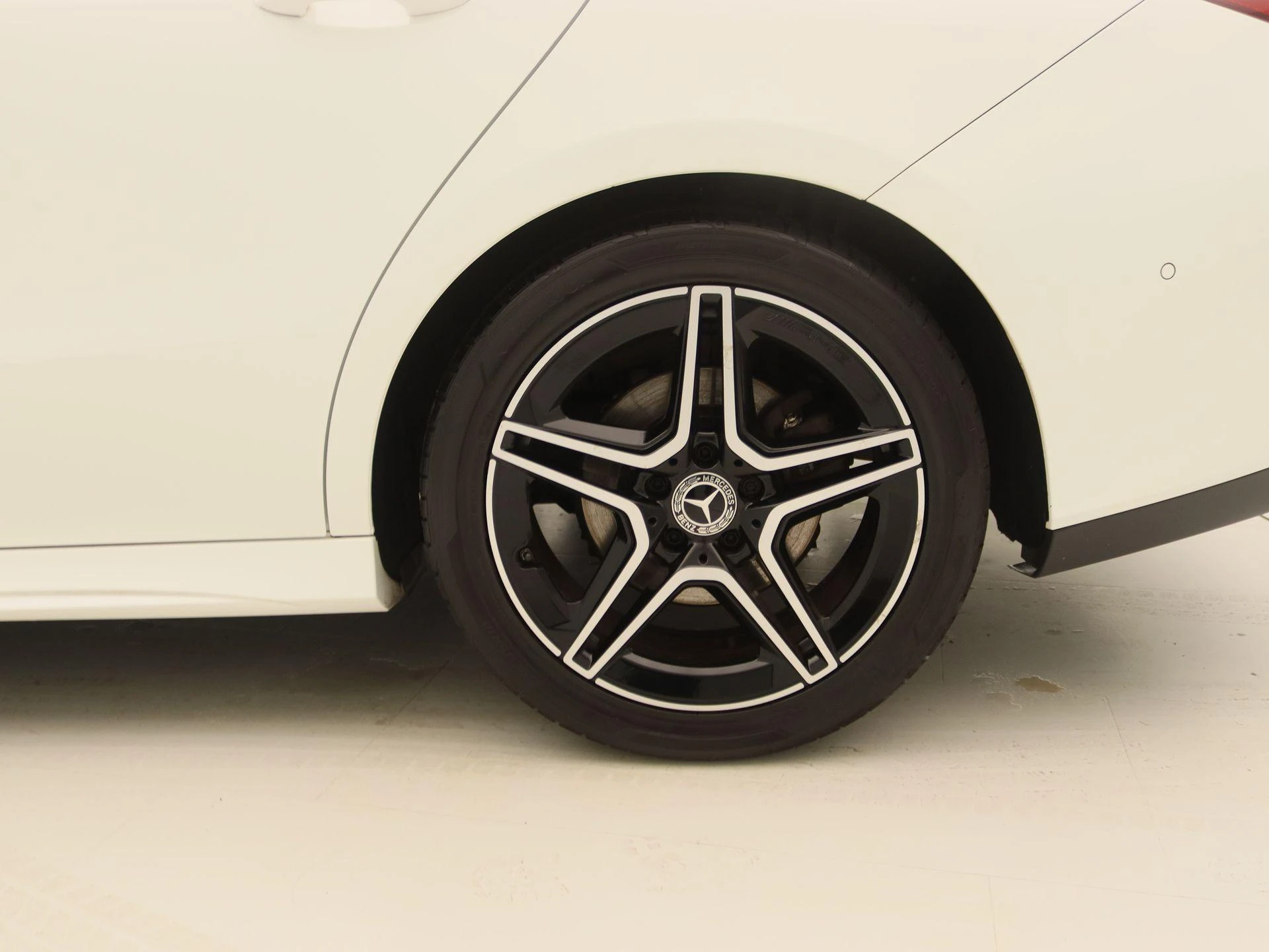 Mercedes-Benz-CLA-image-15