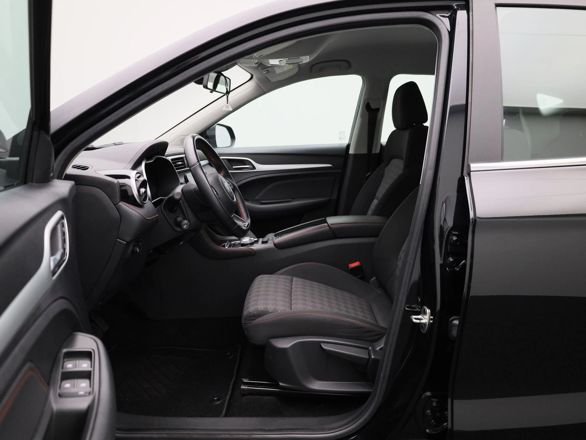 MG-ZS EV-image-8