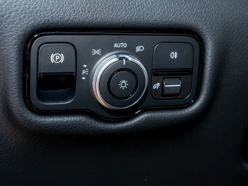 Mercedes-Benz-V-Klasse 220 d-image-13