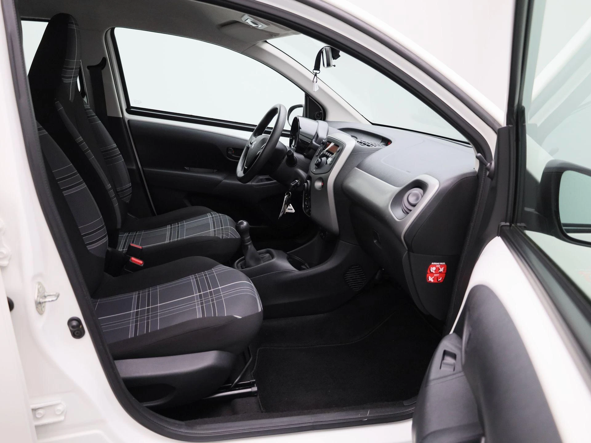 Peugeot-108-image-26