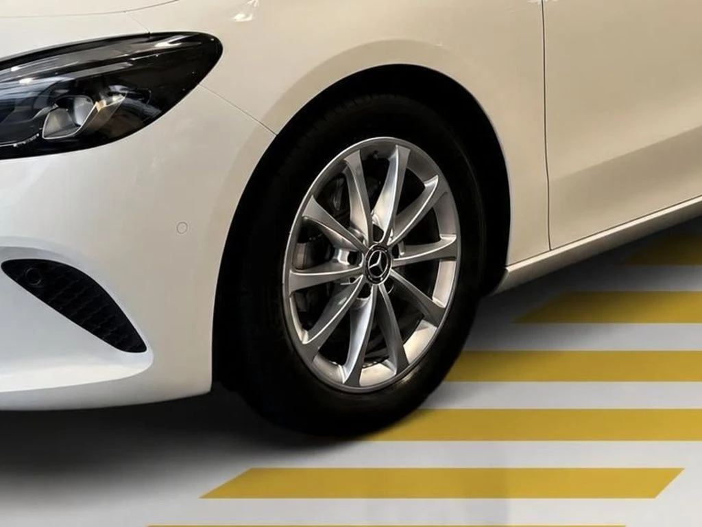 Mercedes-Benz-B-Klasse 220-image-4