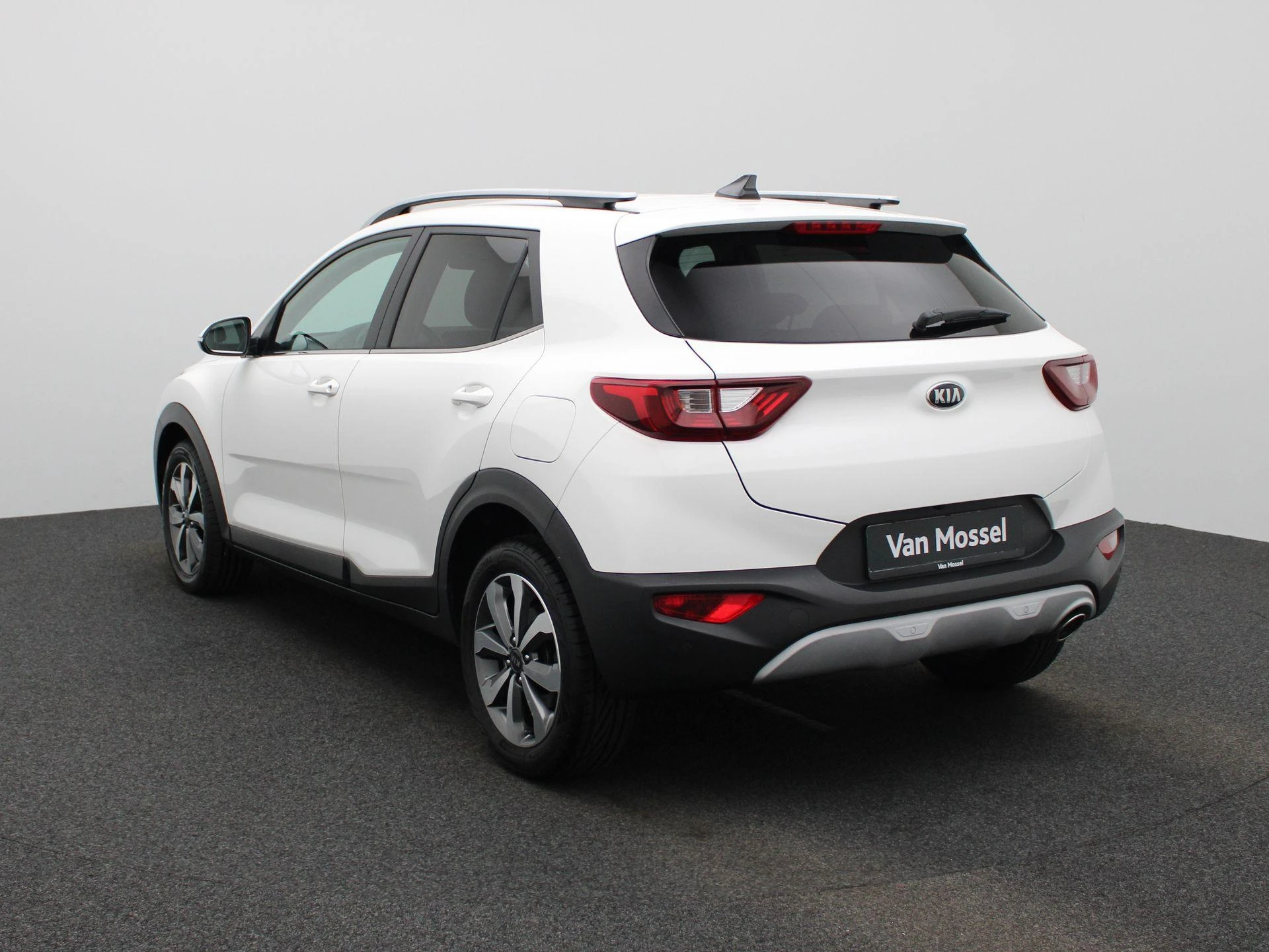 Kia-Stonic-image-1
