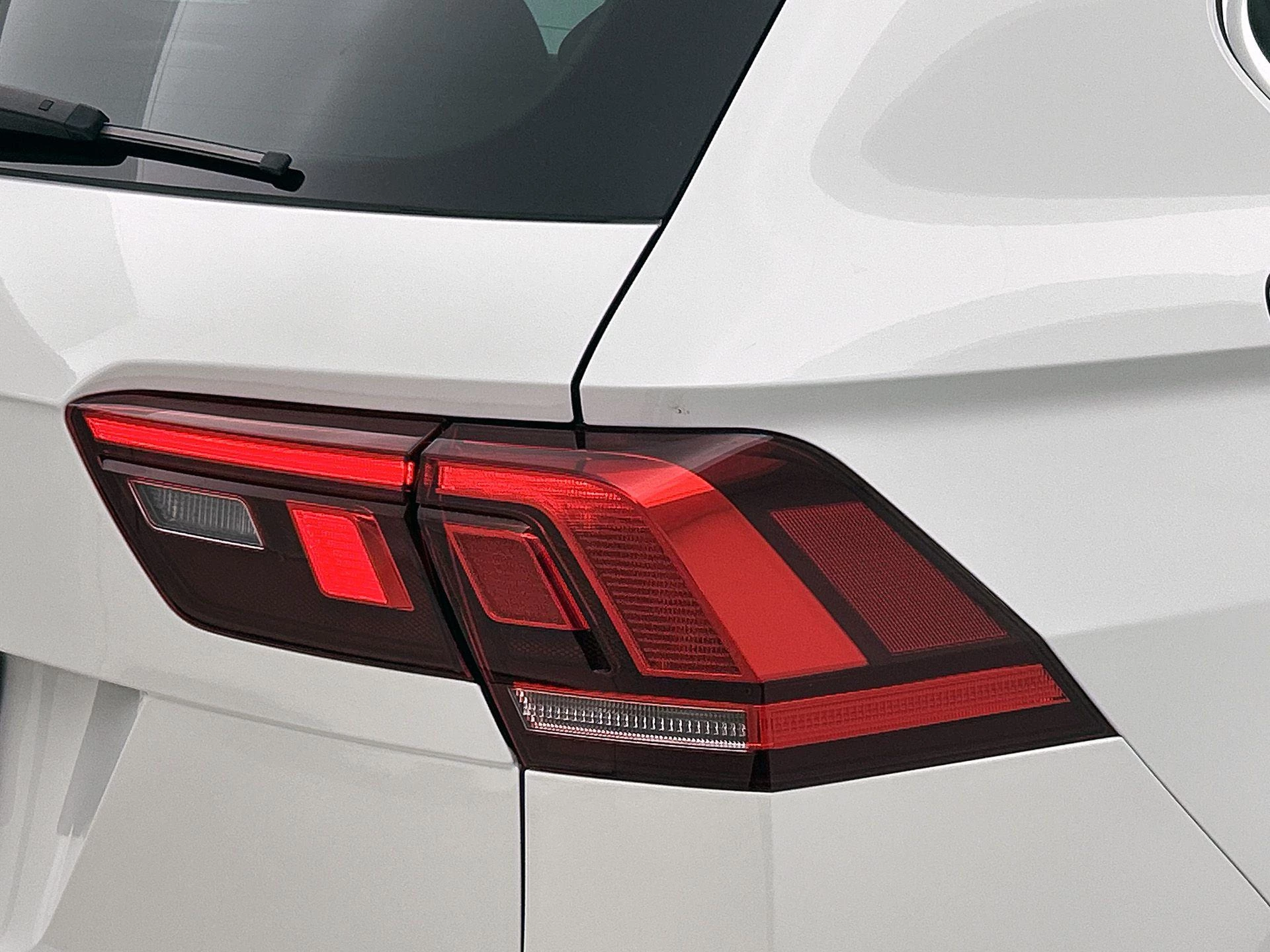 Volkswagen-Tiguan-image-24