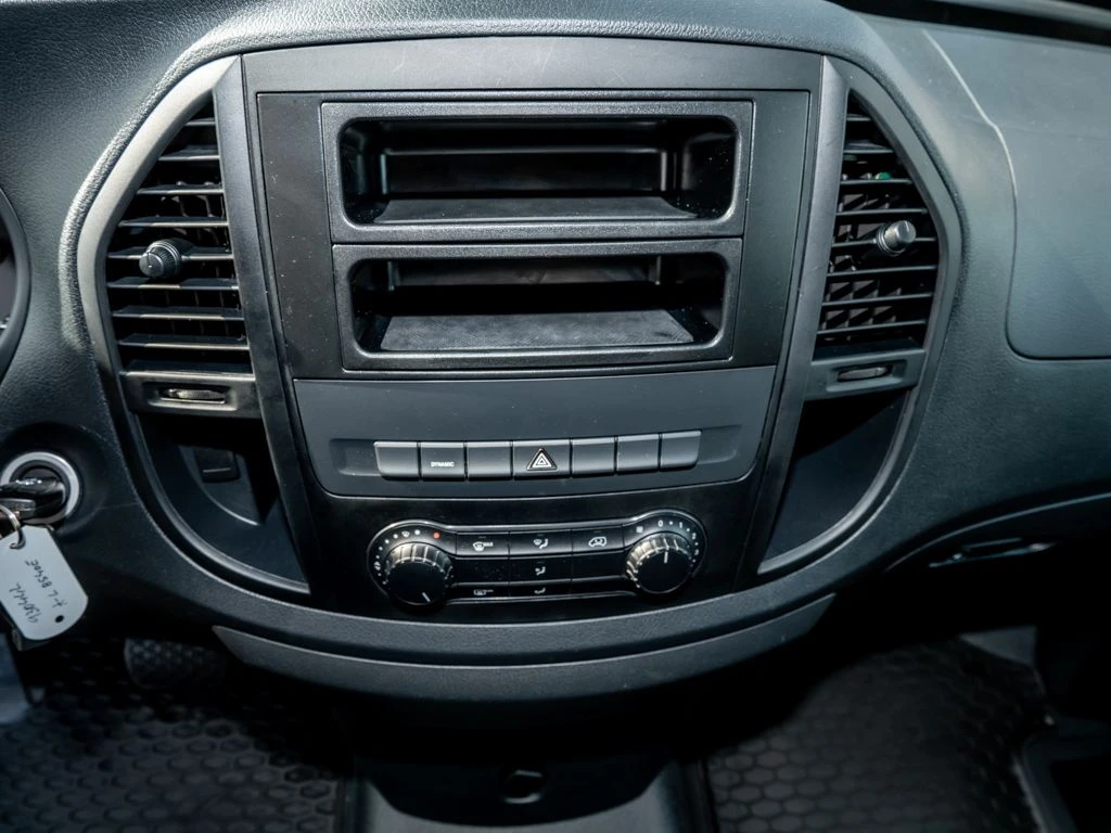 Mercedes-Benz-eVito 111-image-9