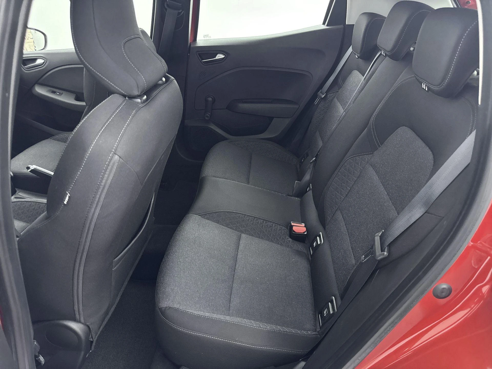 Renault-Clio-image-23