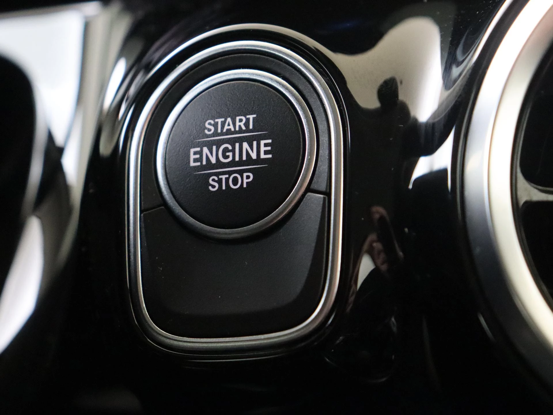 Mercedes-Benz-B-Klasse-image-25