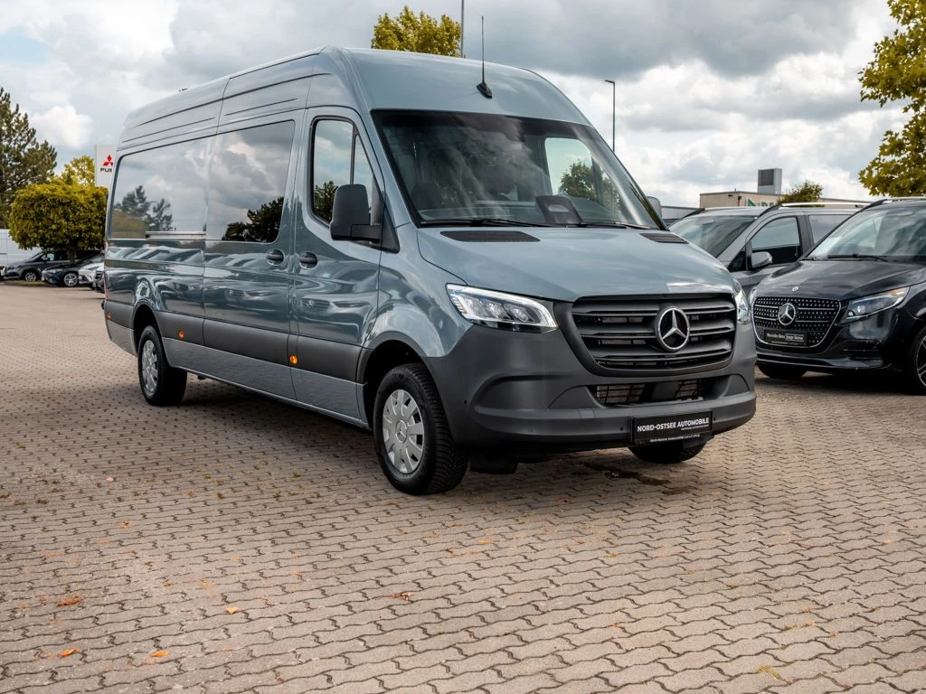 Mercedes-Benz-Sprinter 319-image-4