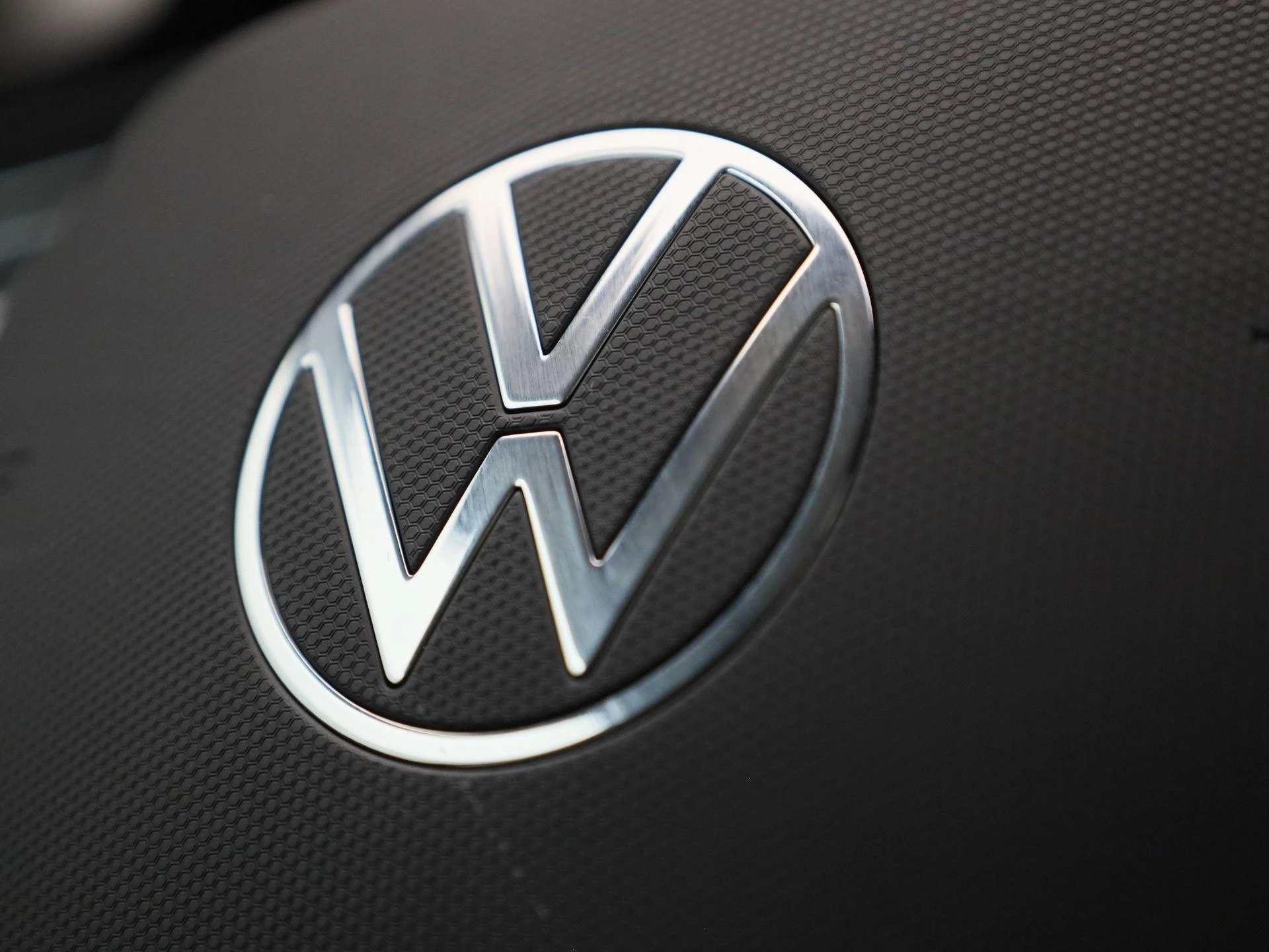 Volkswagen-Passat-image-27