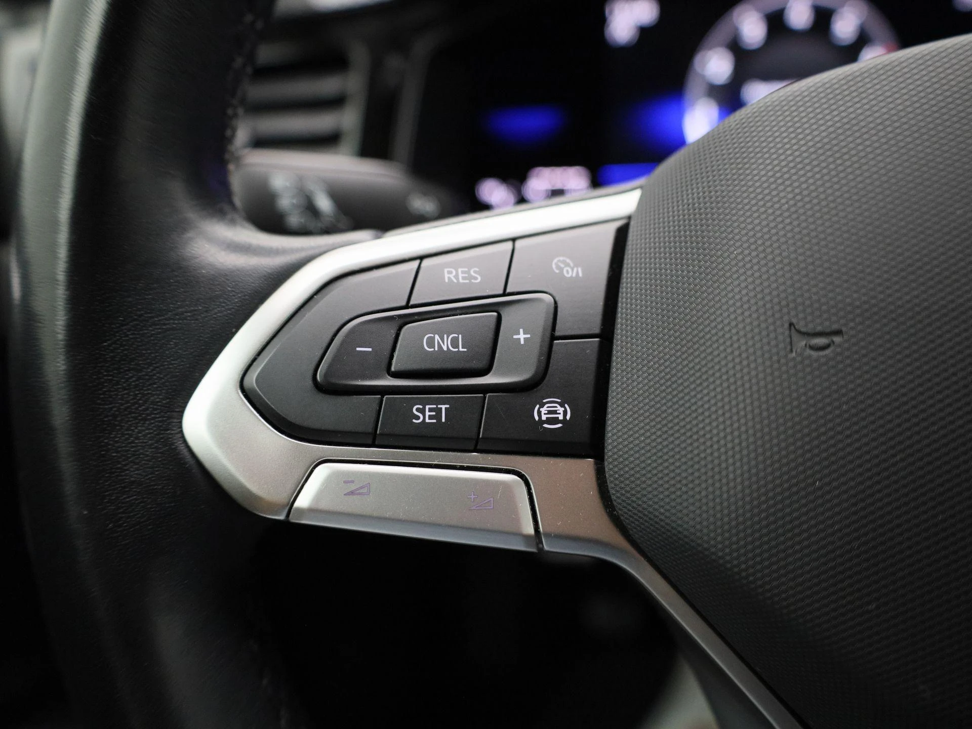 Volkswagen-Polo-image-17