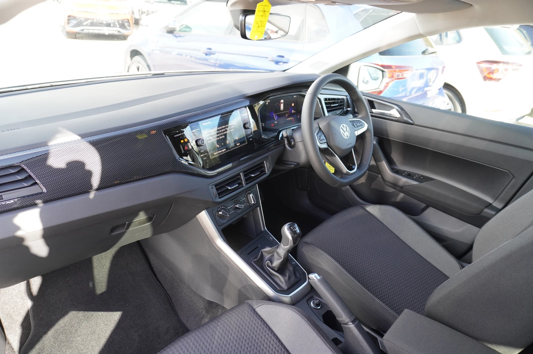Volkswagen-Polo-image-1