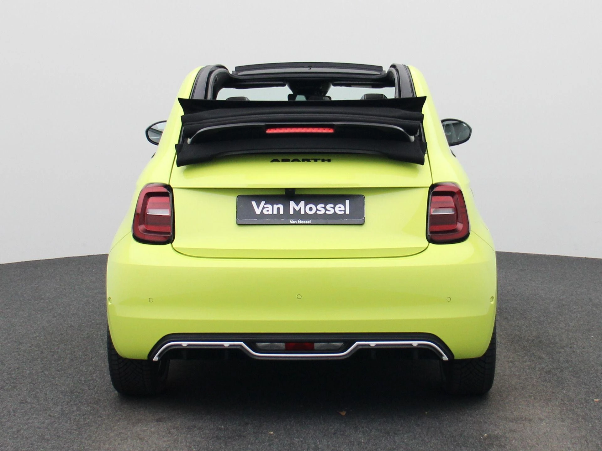 Fiat 500C Abarth Scorpionissima 42 kWh