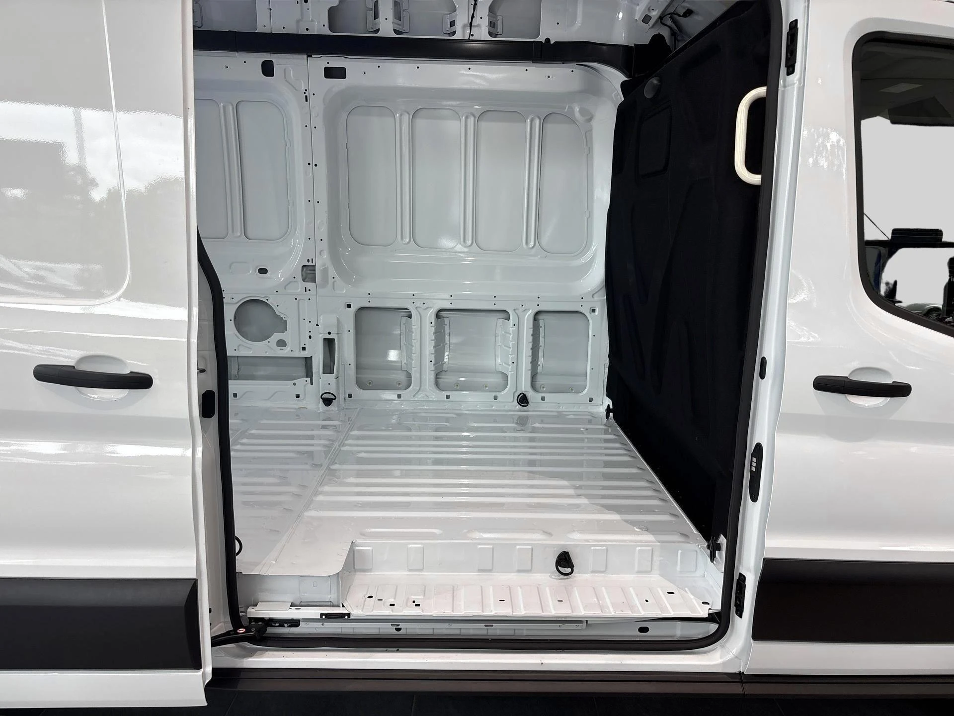 Ford-Transit-image-21