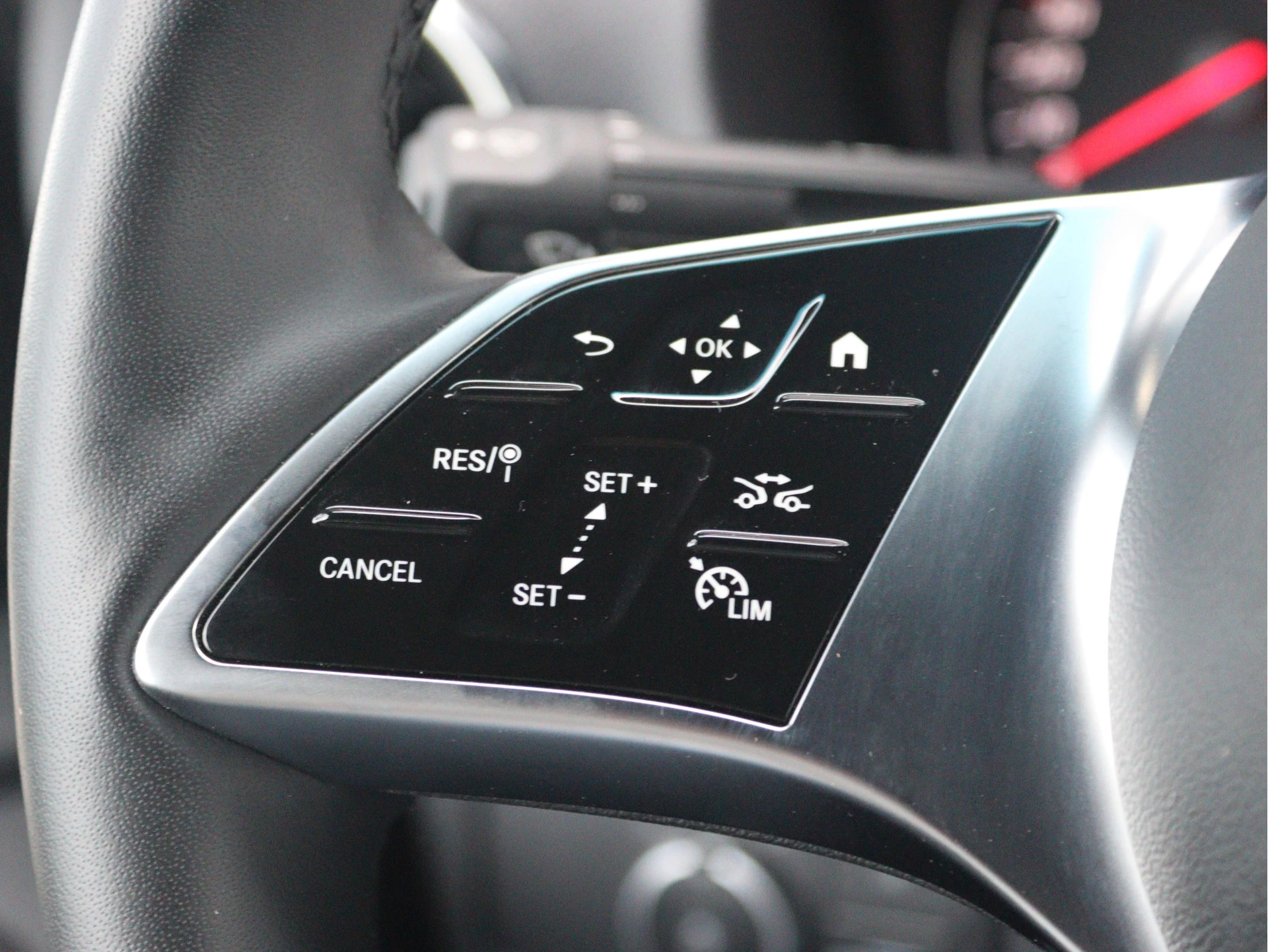 Mercedes-Benz-Sprinter-image-7