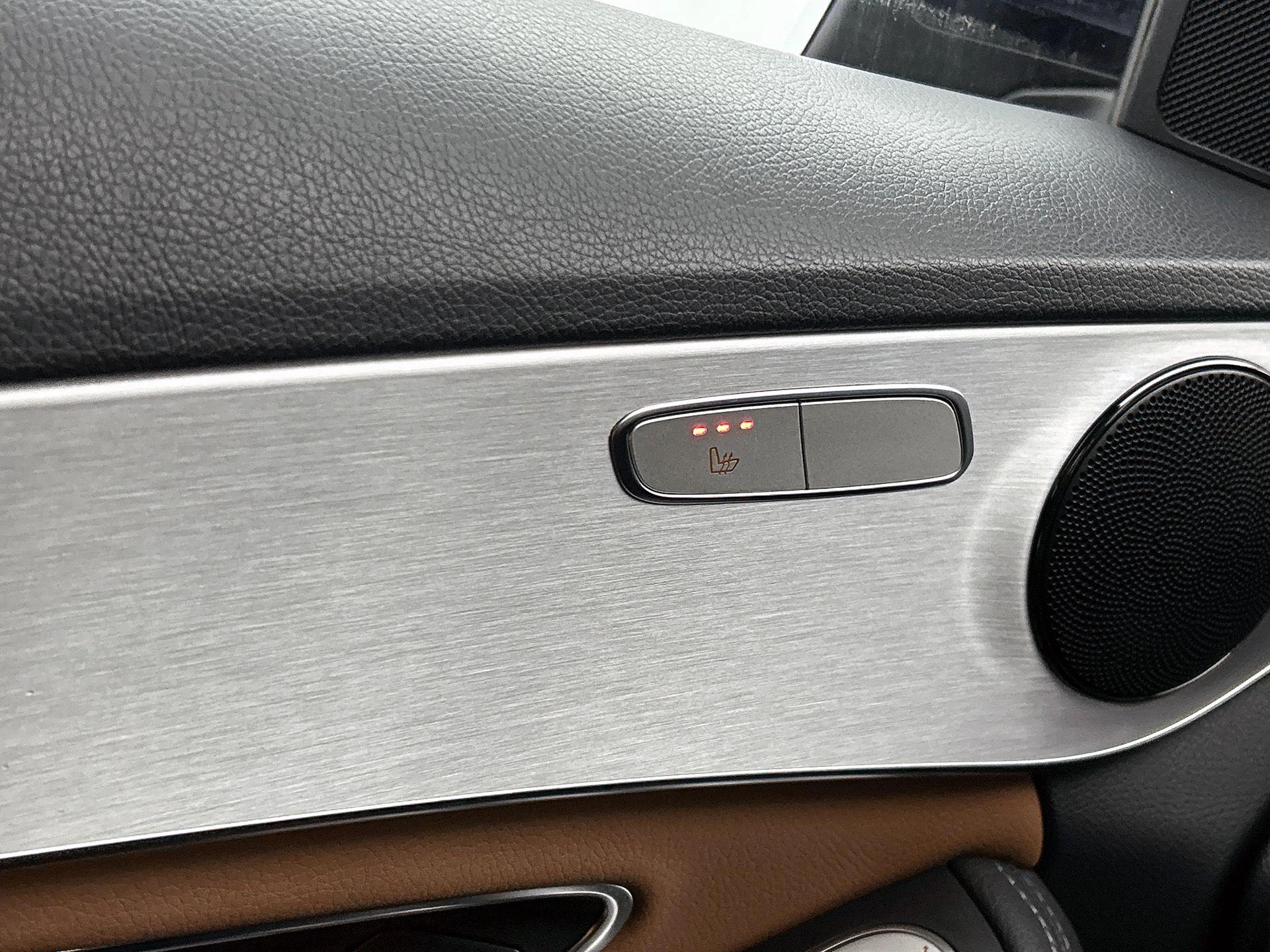 Mercedes-Benz-C-Klasse-image-7