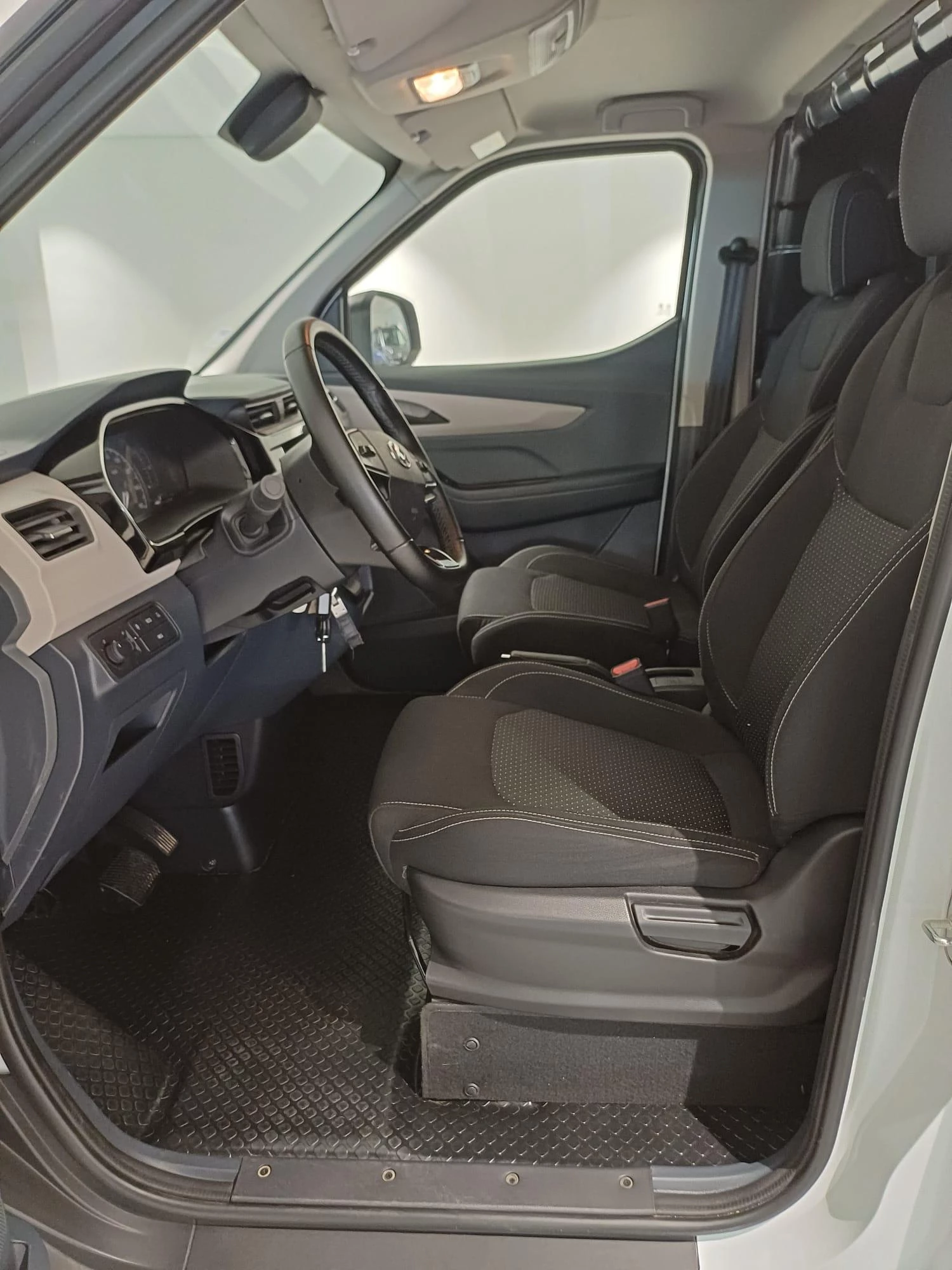 Maxus-eDeliver3-image-26