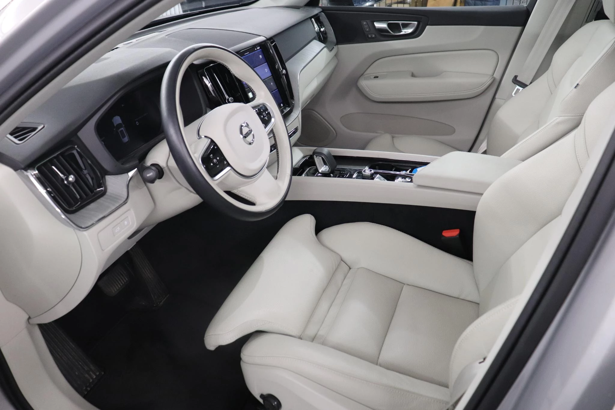 Volvo-XC60-image-12