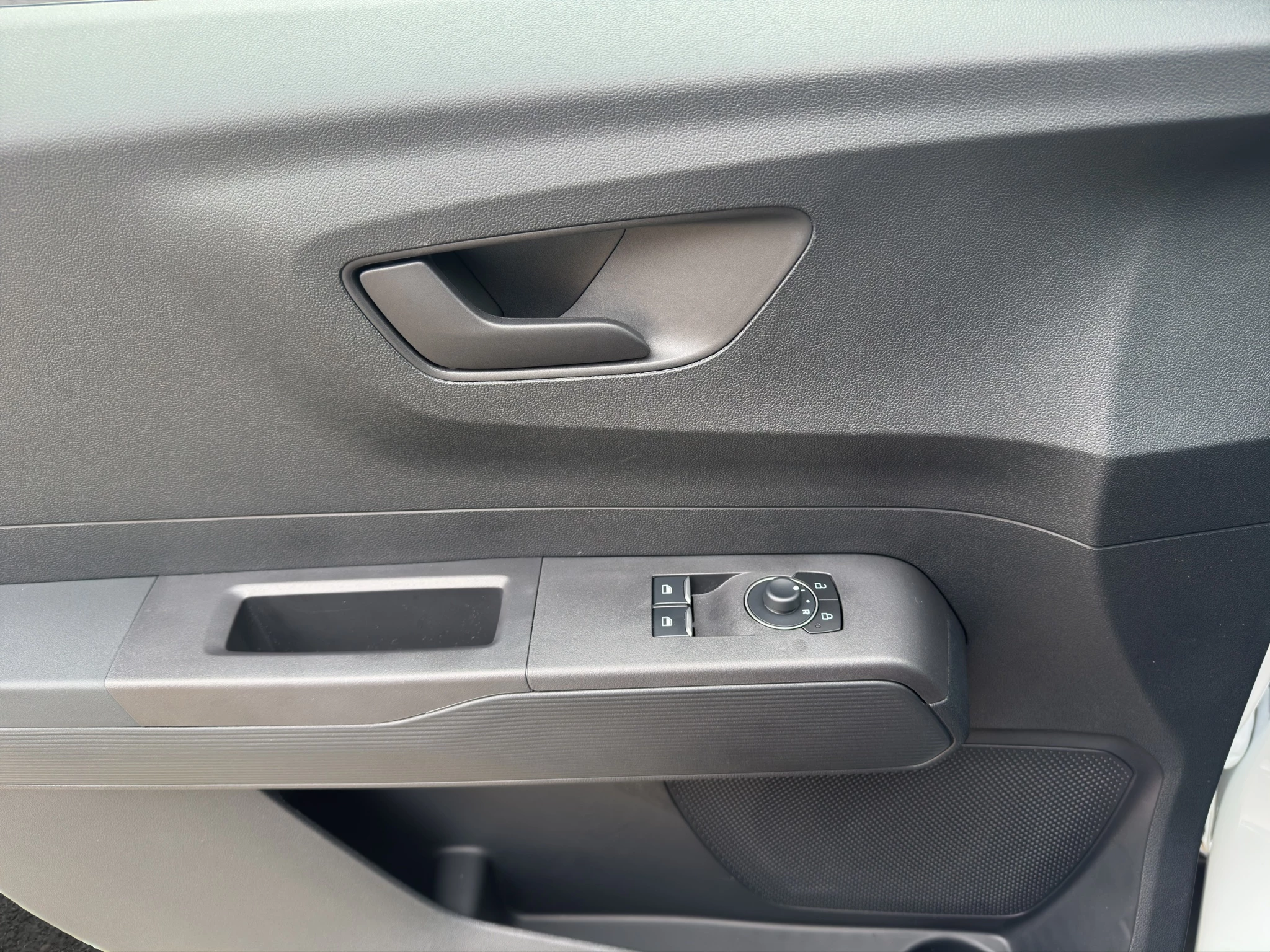 Ford-Transit Courier-image-16