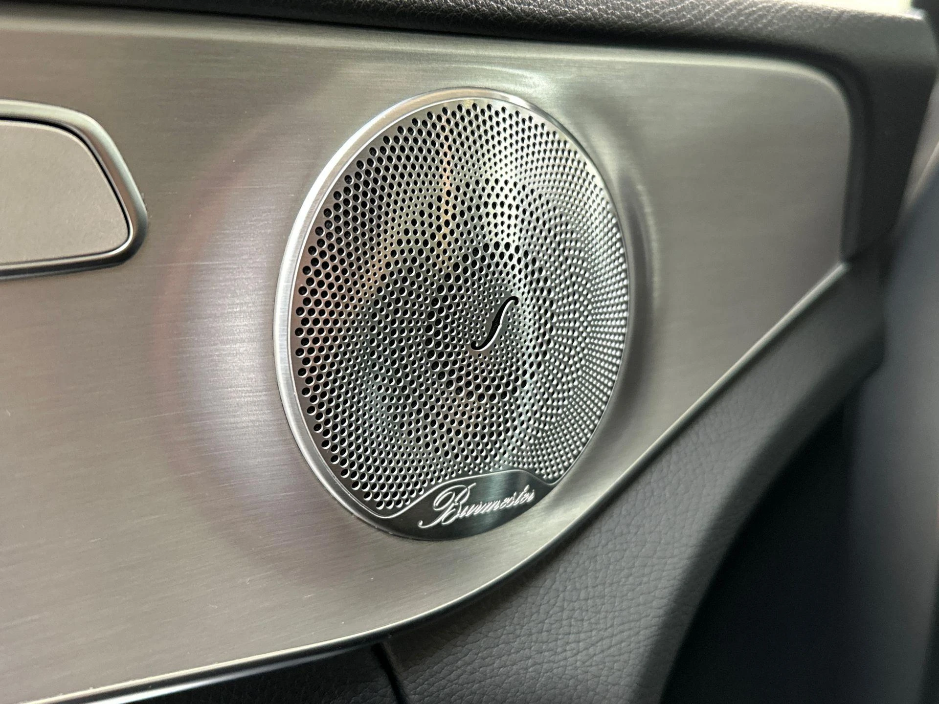 Mercedes-Benz-C-Klasse-image-11