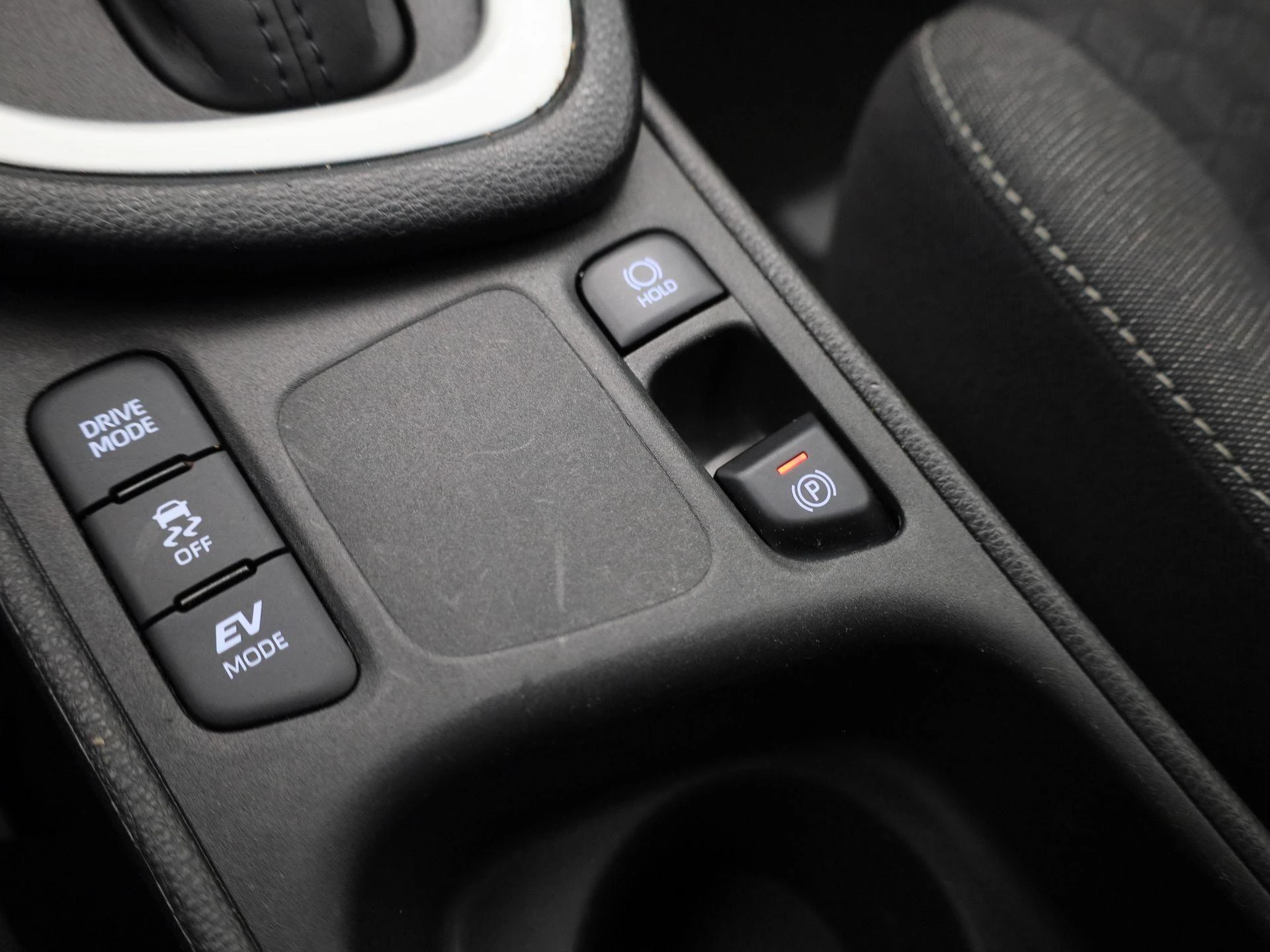 Toyota-Yaris-image-20