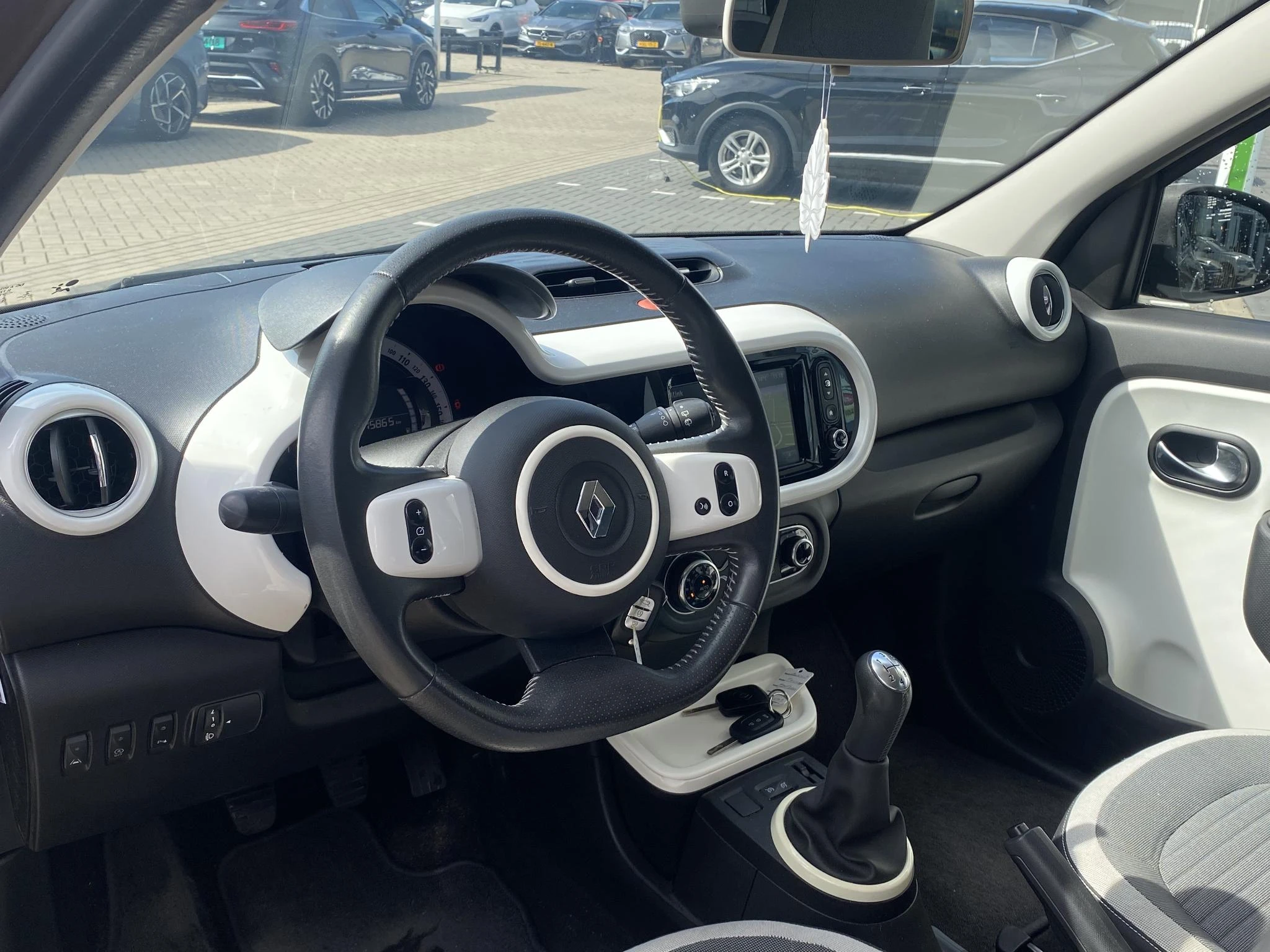 Renault-Twingo-image-3