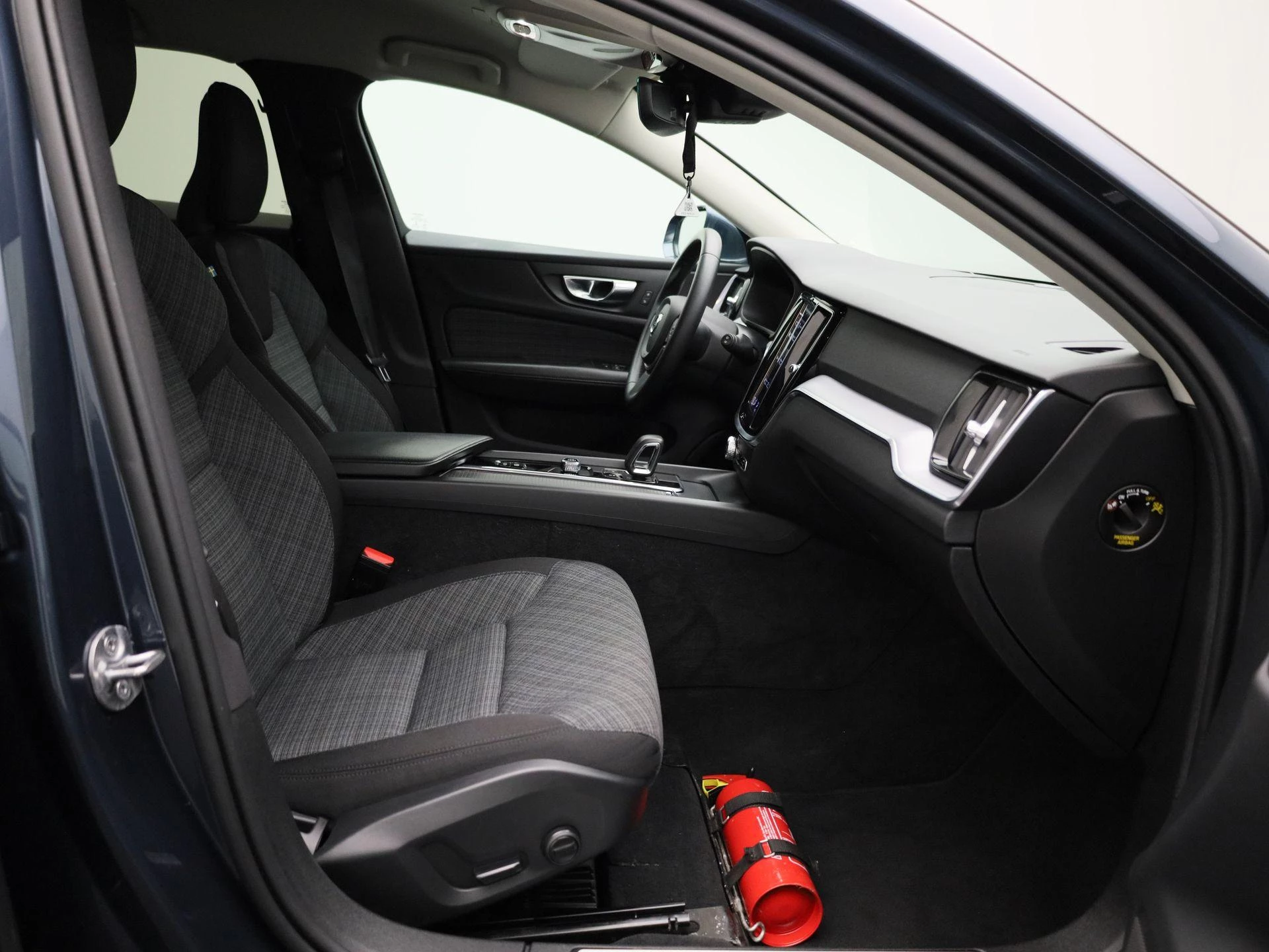 Volvo V60 B3 DCT Momentum Pro