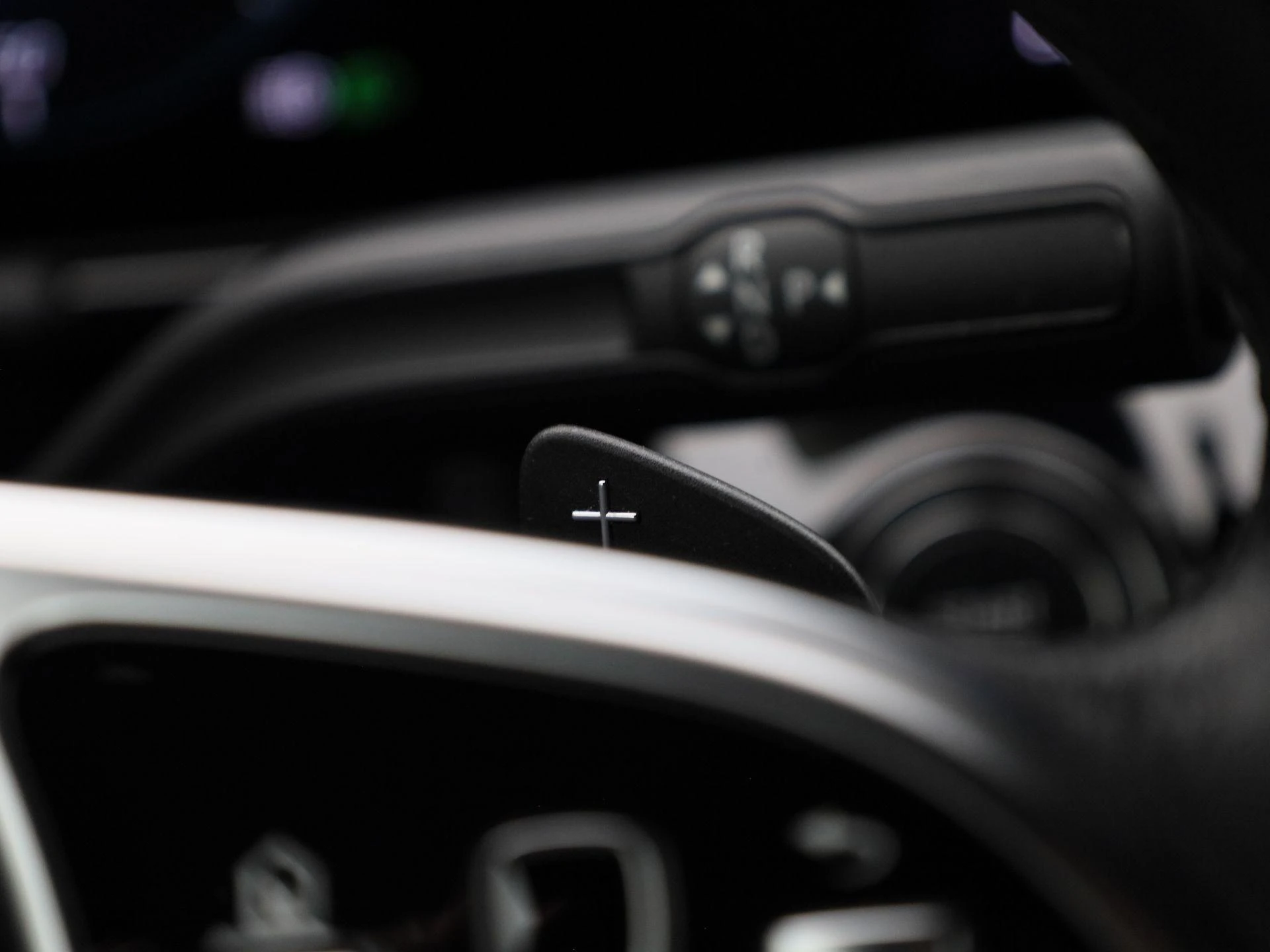Mercedes-Benz-EQA-image-24