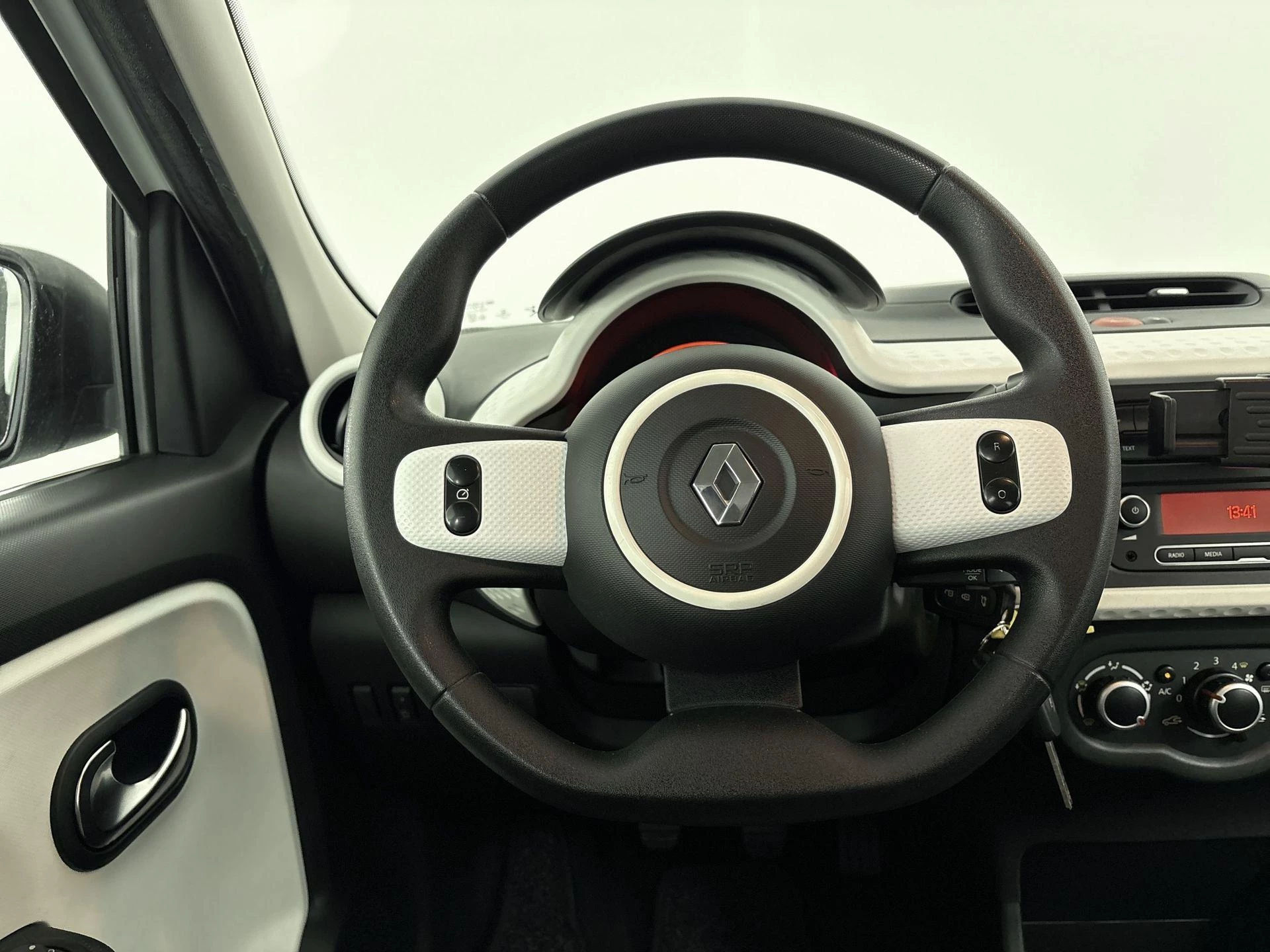 Renault-Twingo-image-11