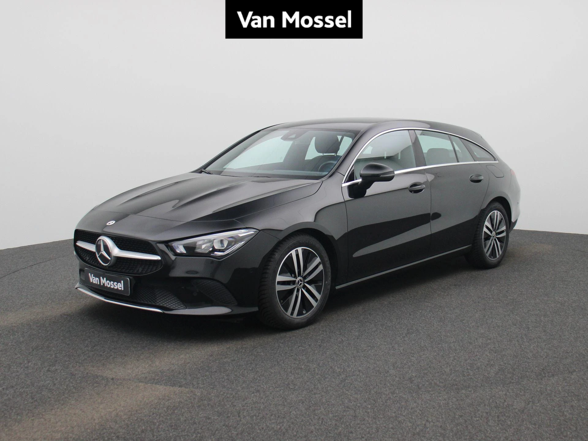 Mercedes-Benz-CLA-image-0