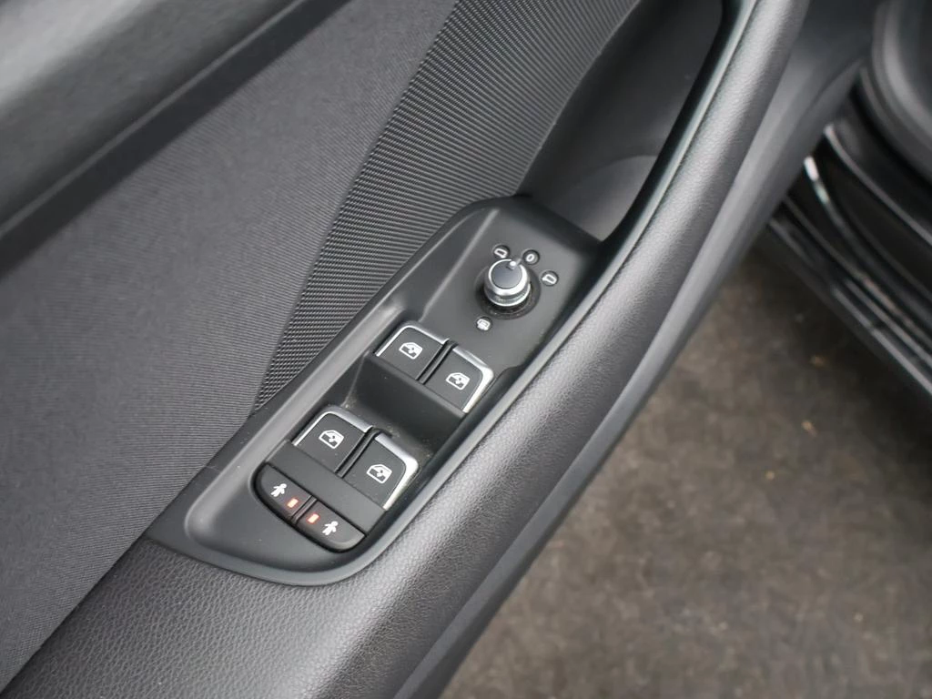 Audi A3 Sportback 30TFSI 116PK *TREKHAAK*CRUISE*NAVI*ZETELVERWARMING*BLTH*DAB RADIO*...*