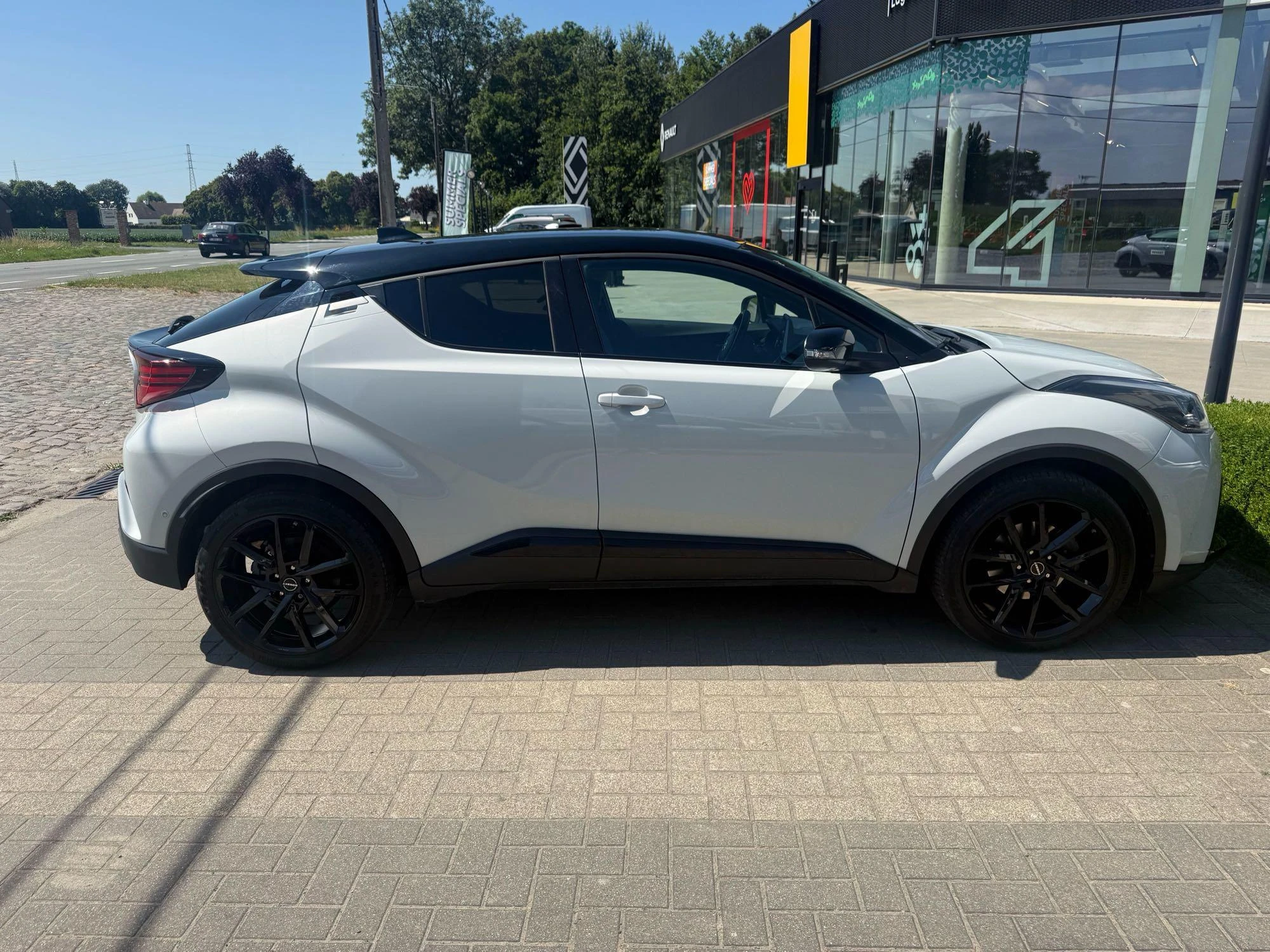 Toyota-C-HR-image-4