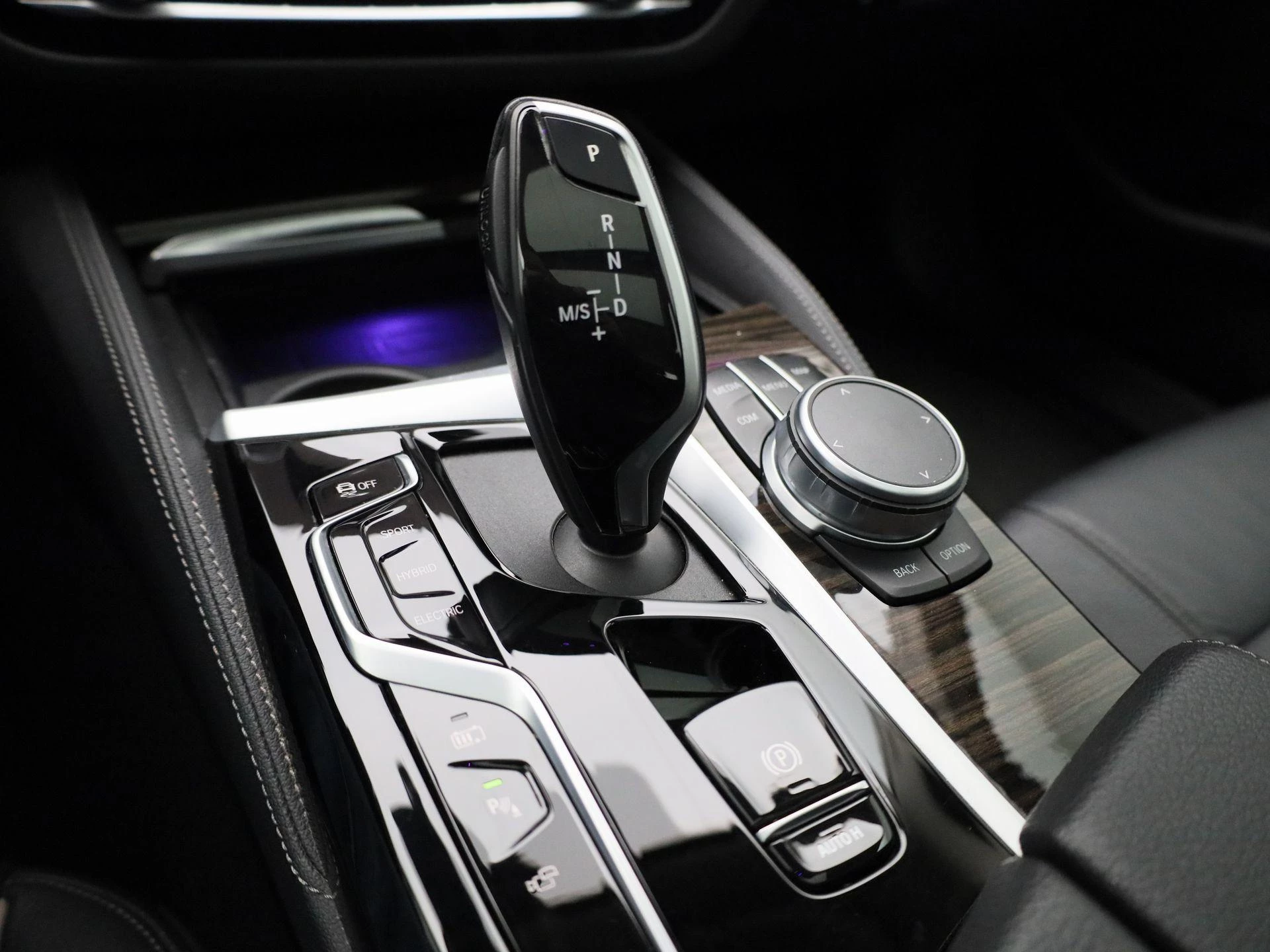 BMW-5 Serie-image-27
