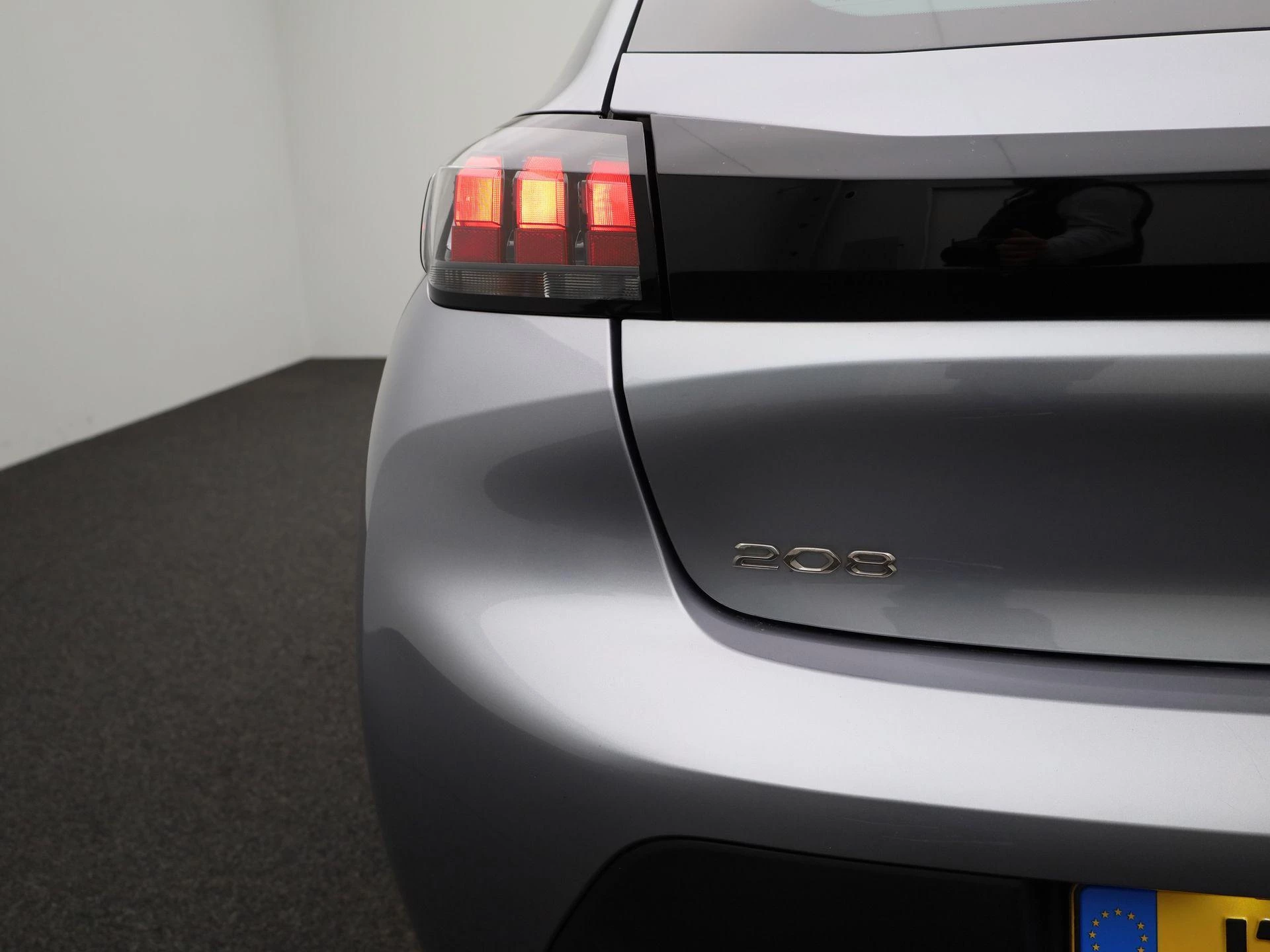 Peugeot-208-image-28
