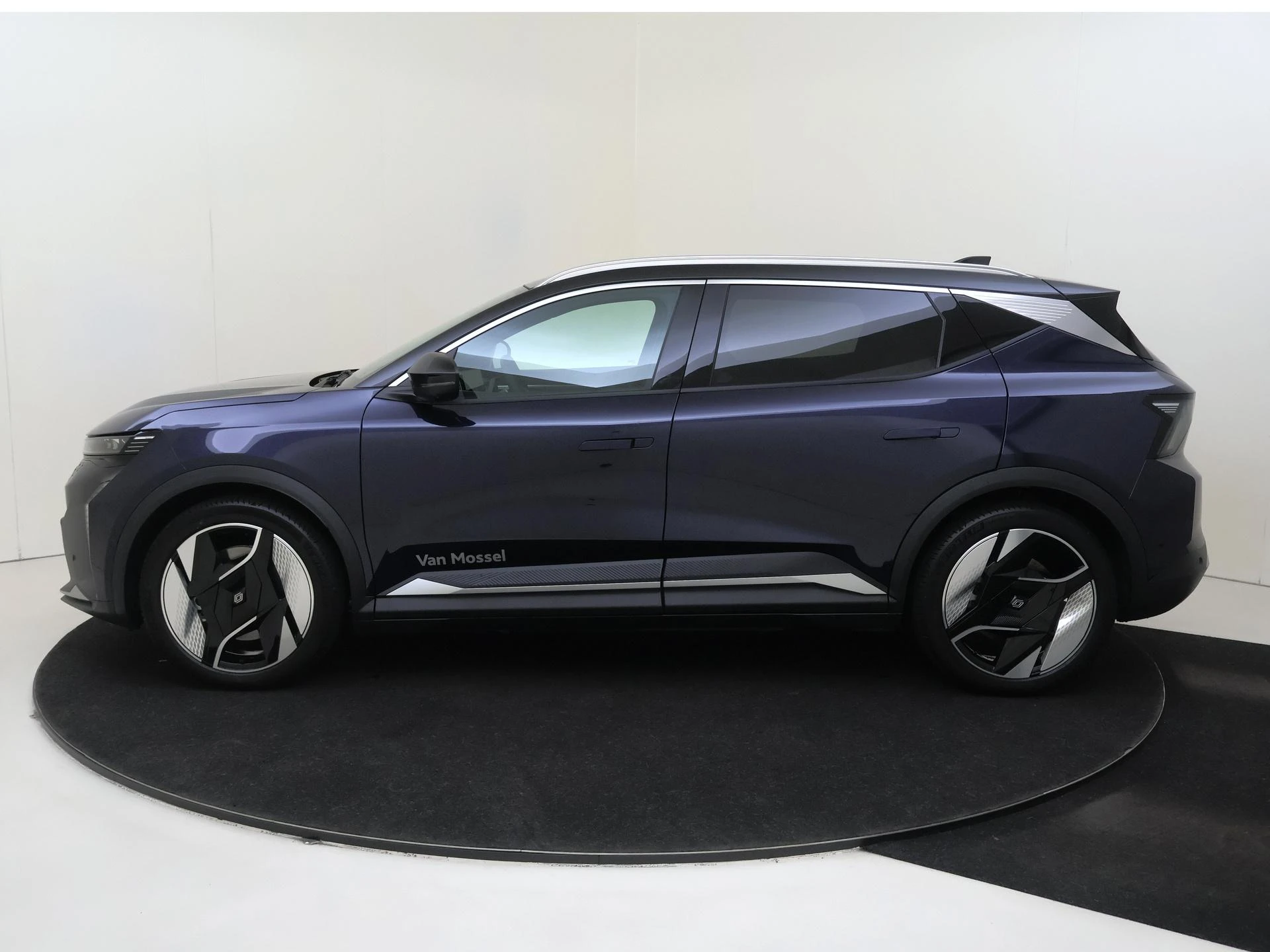 Renault Scénic E-Tech EV87 long range iconic