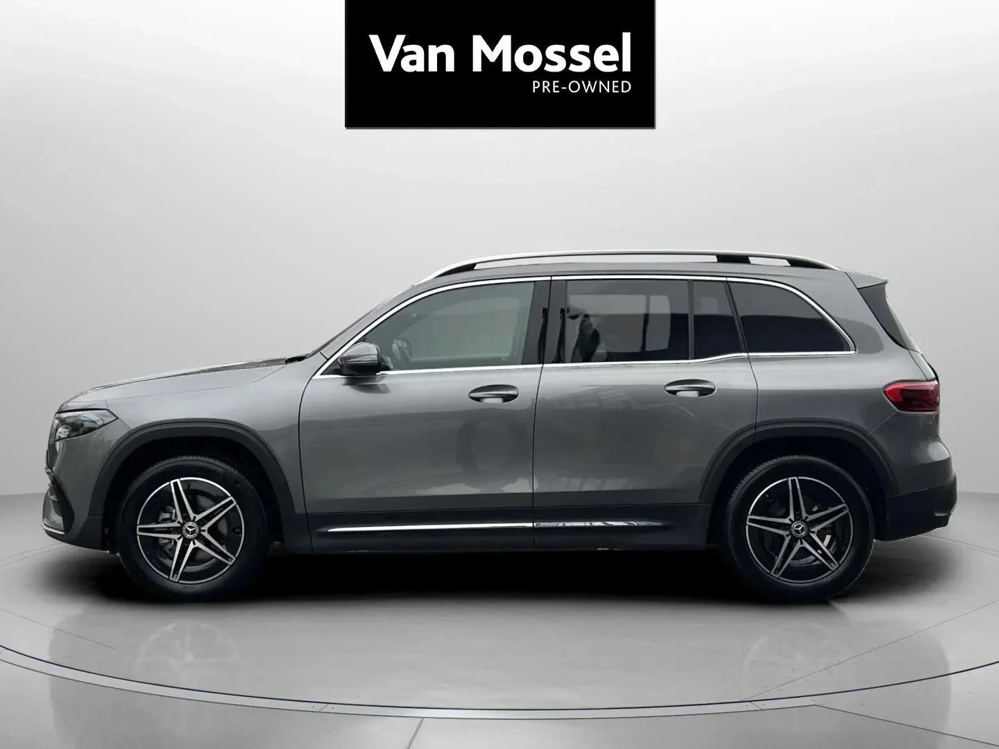 Mercedes-Benz-EQB-image-7