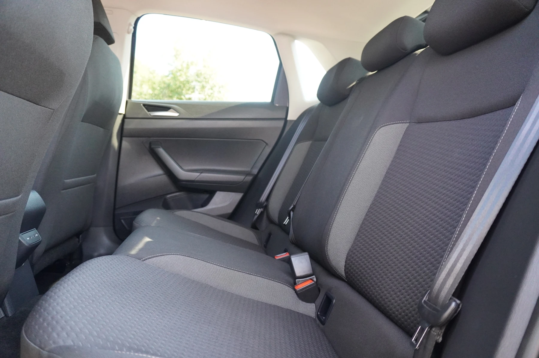 Volkswagen-Polo-image-9