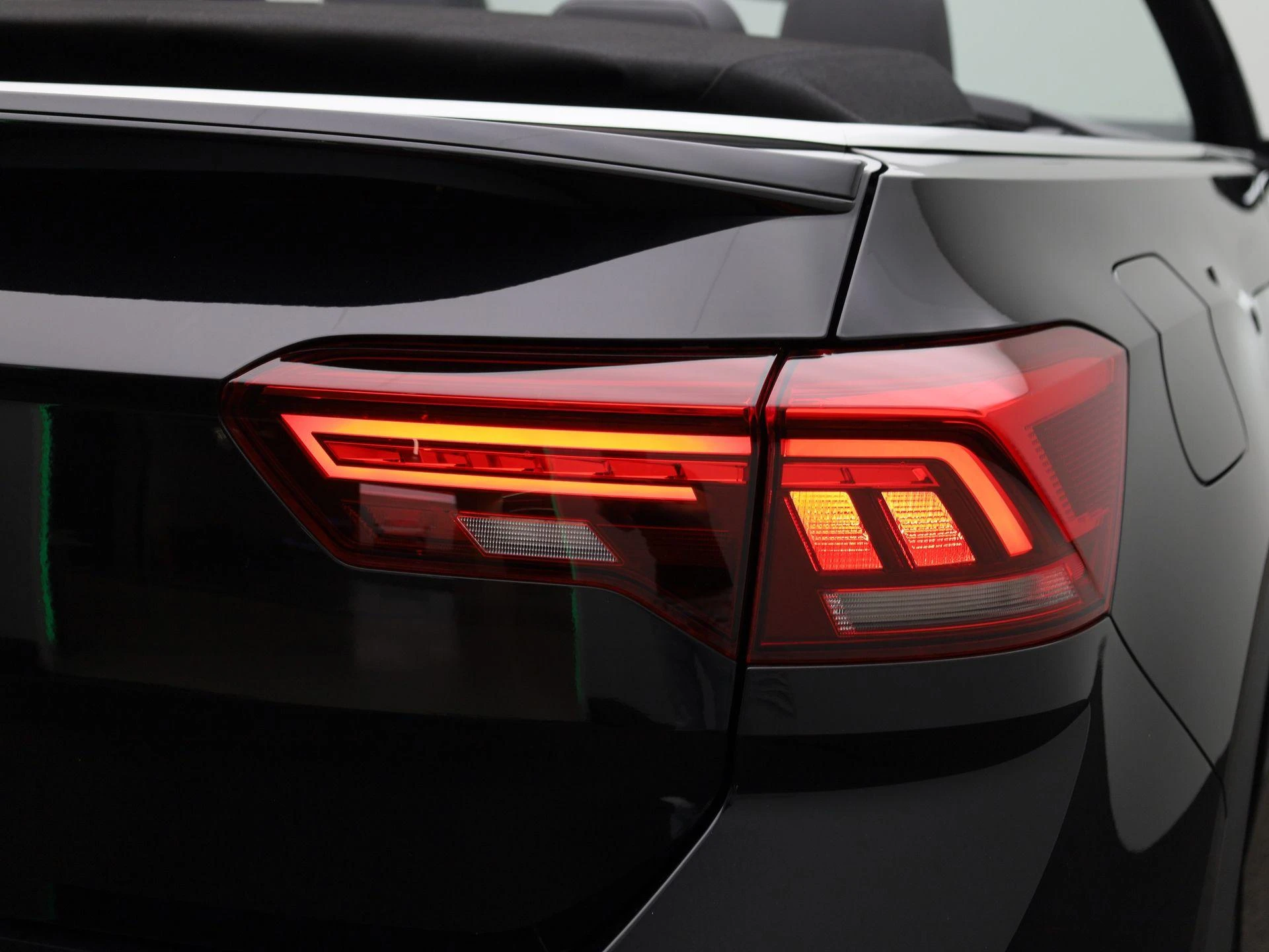 Volkswagen-T-Roc-image-35