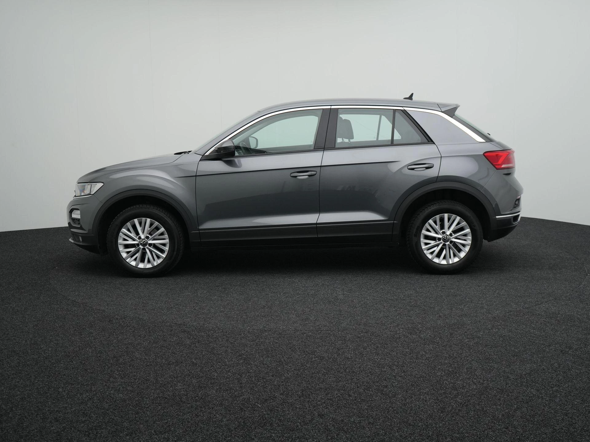 Volkswagen-T-Roc-image-3