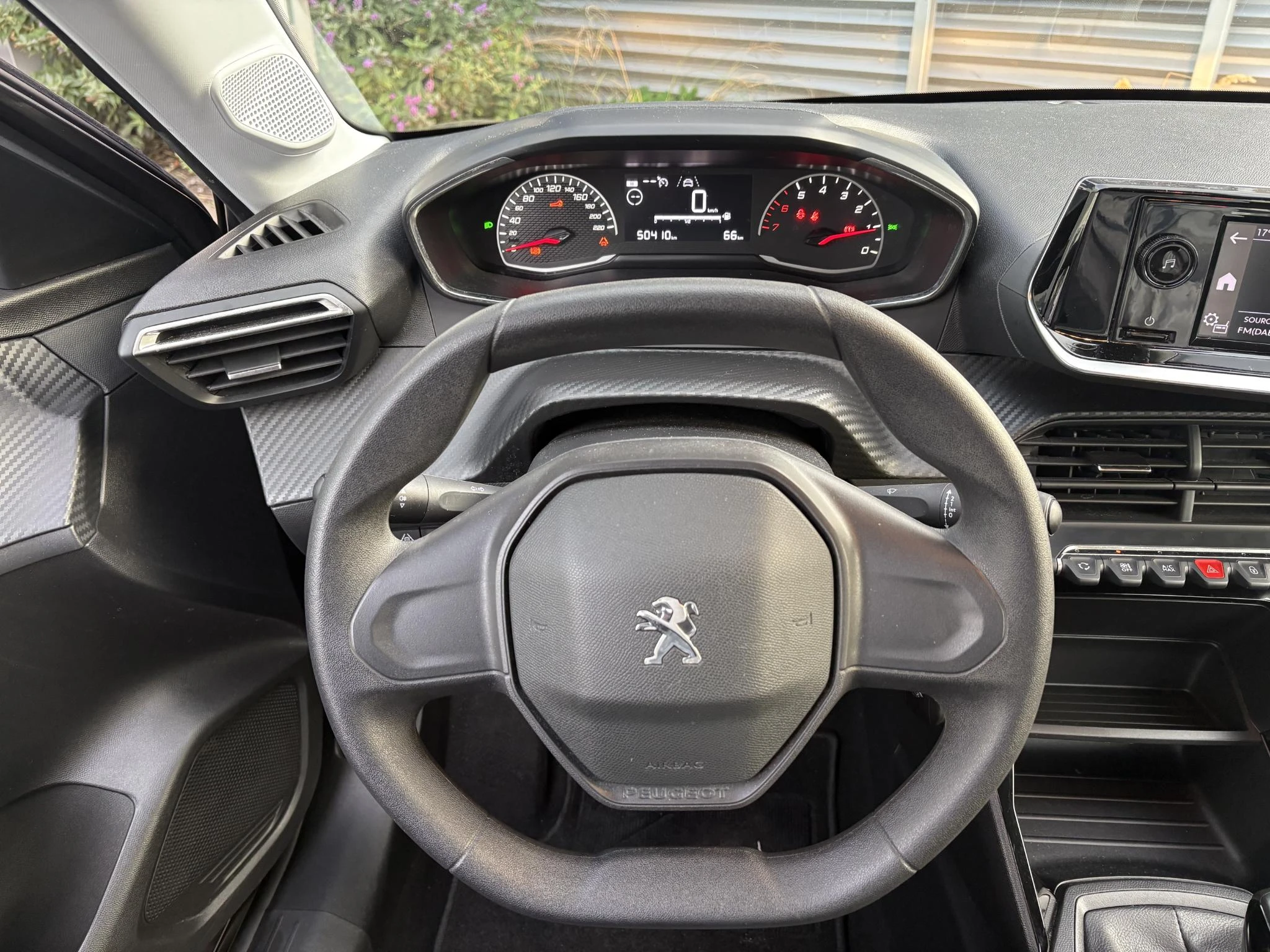 Peugeot-208-image-12