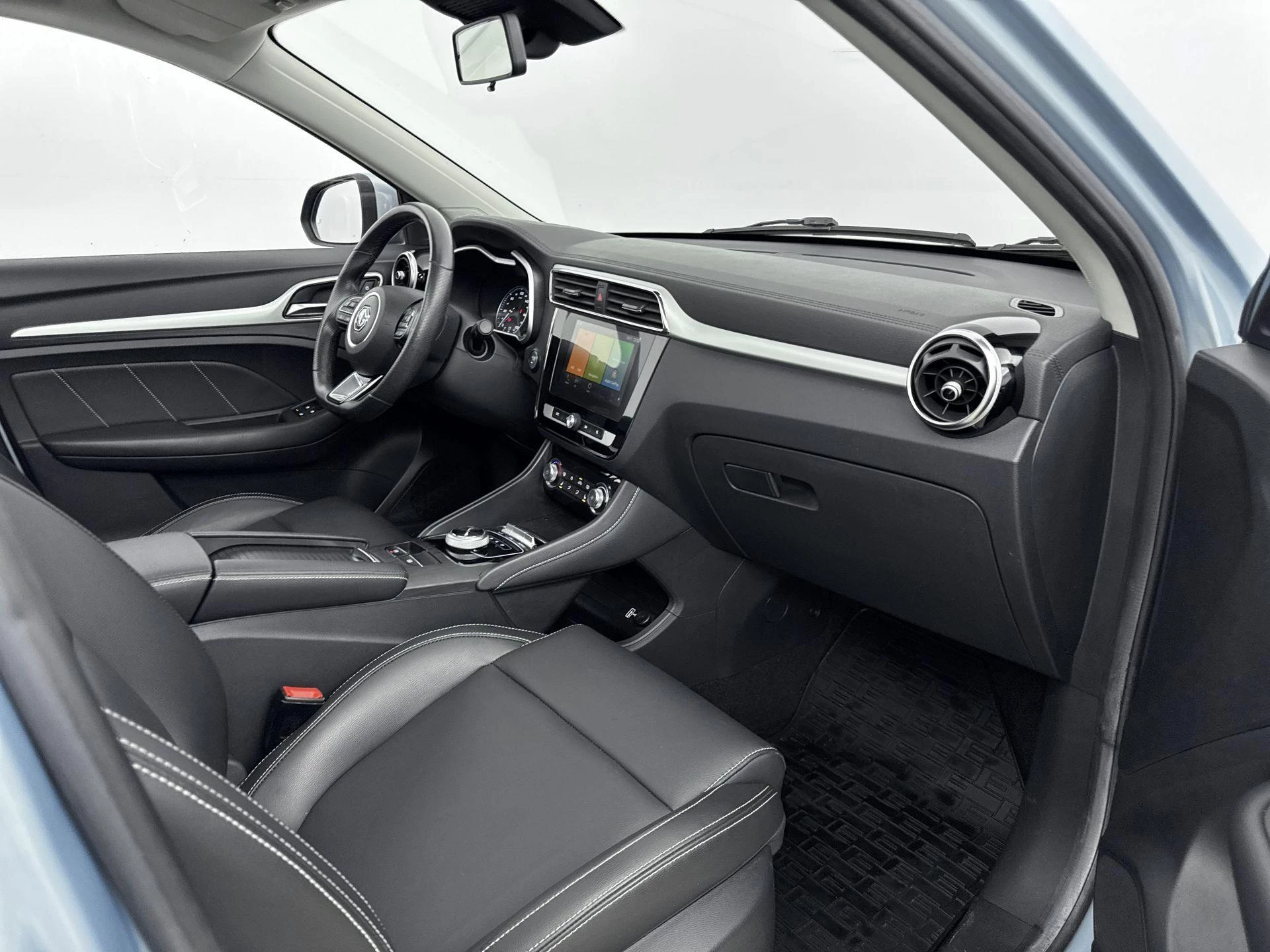 MG ZS EV MG Luxury 45 kWh 143PK
