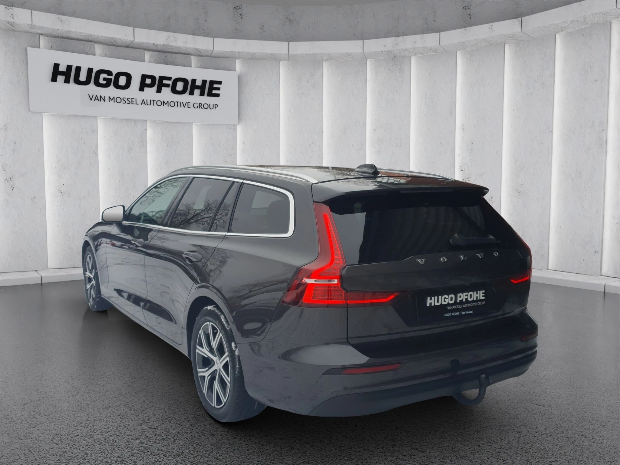 Volvo V60 Core B3 MHEV Aut. | LED | AHK | RFK | SHZ | PDC | LMF | Navi