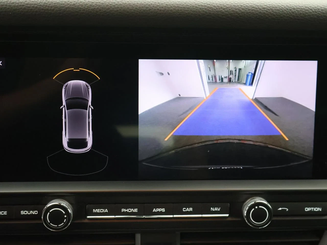 Porsche Macan 2.0 Turbo PDK *NAVI*APP CONNECT*LEDER*ALCANTARA*CAMERA*BLTH*CRUISE*...
